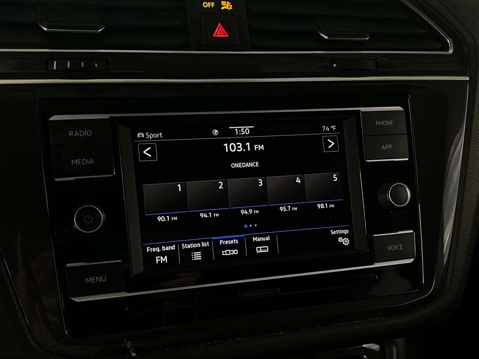 Thumbnail: 2020 Volkswagen Tiguan - 4