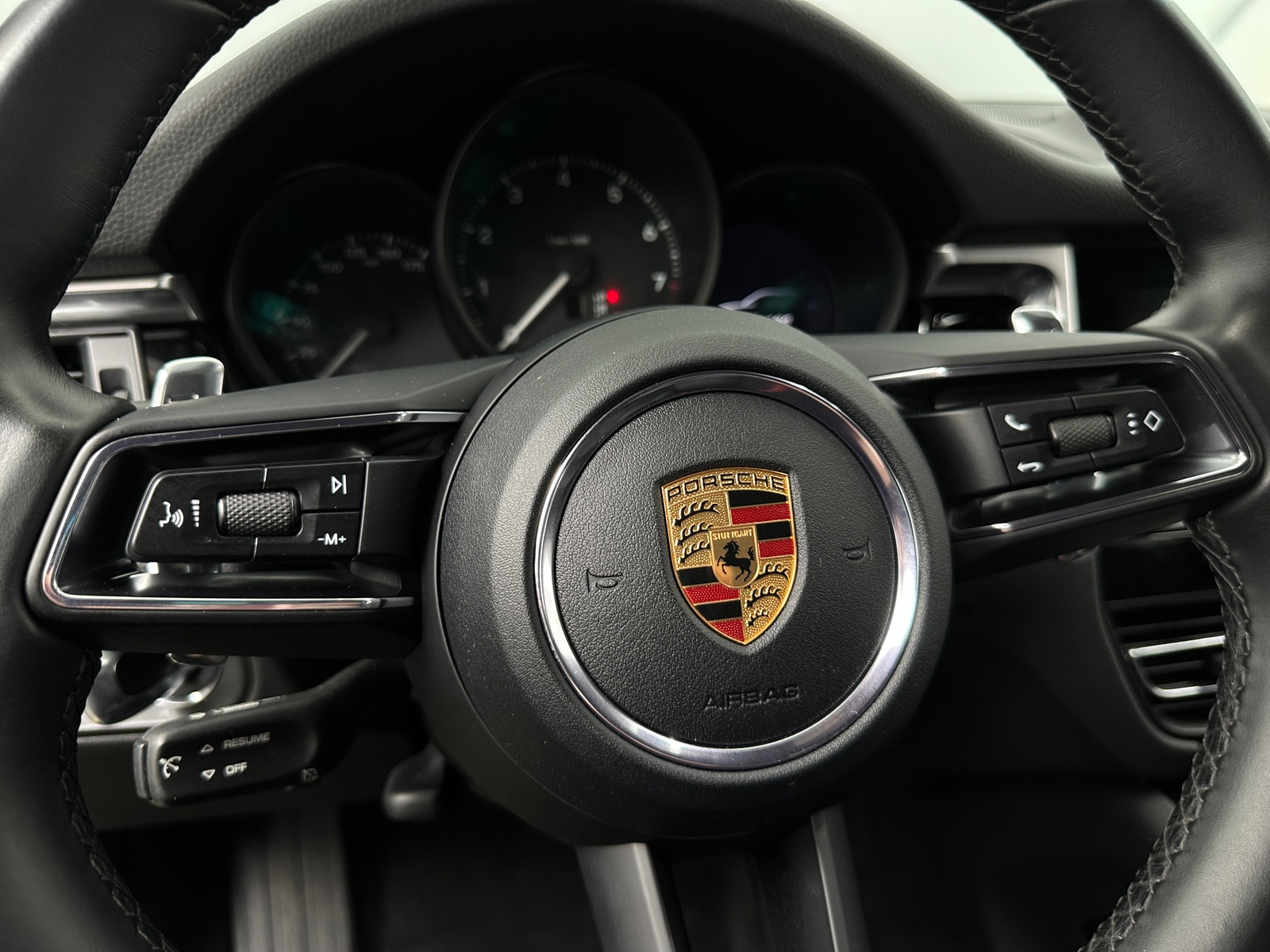 Thumbnail: 2022 Porsche Macan - 4