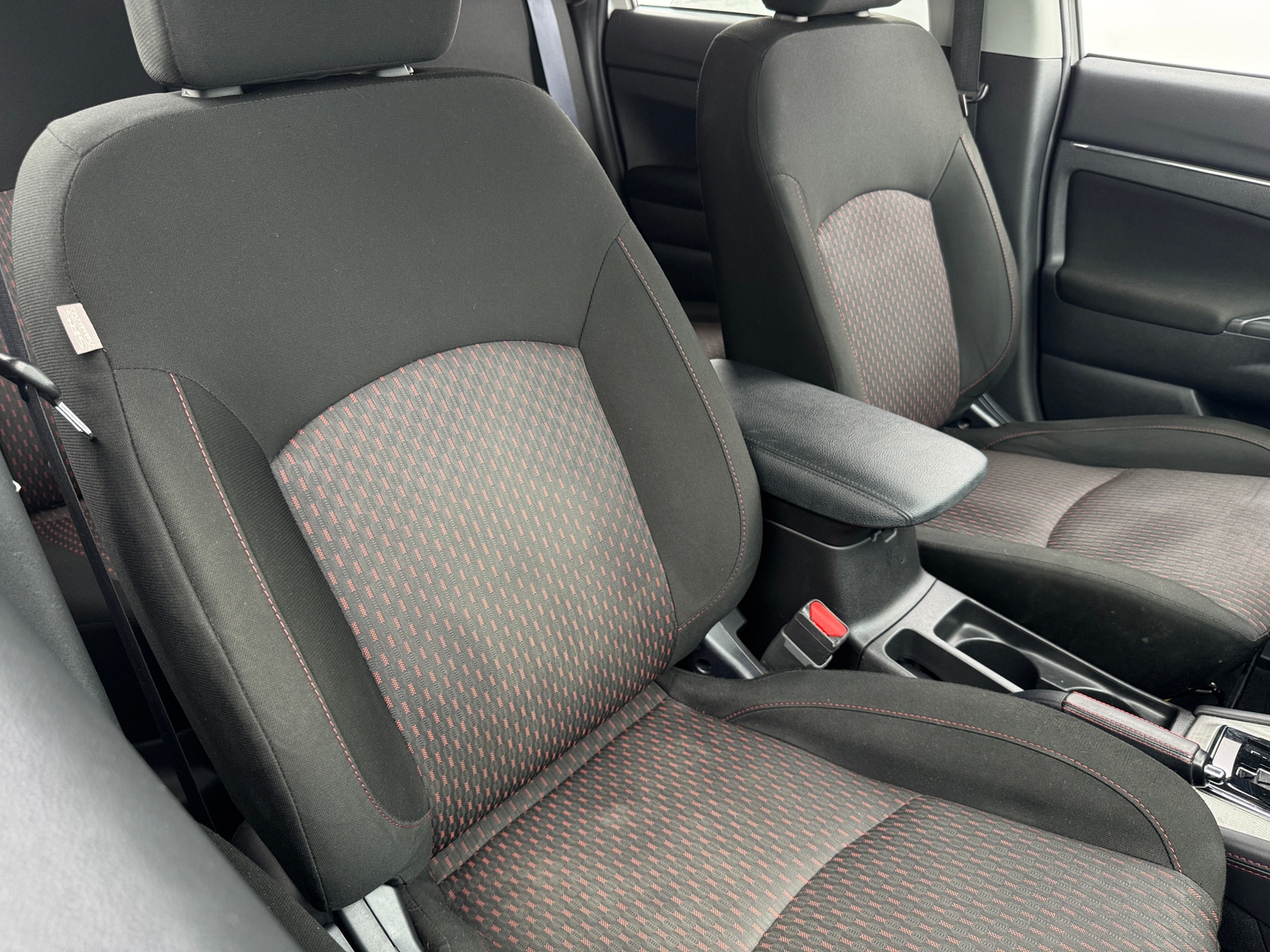 Thumbnail: 2018 Mitsubishi Outlander Sport - 2