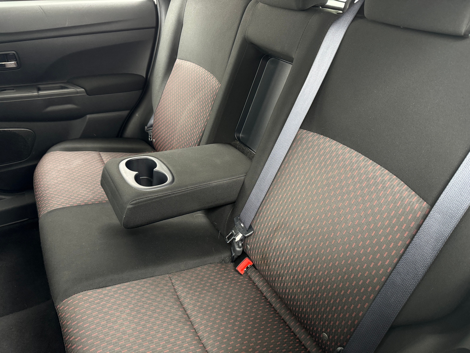 Thumbnail: 2018 Mitsubishi Outlander Sport - 6