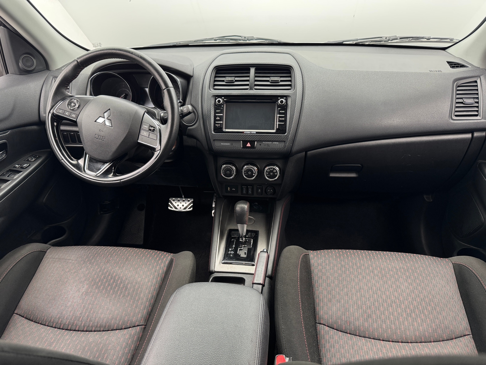 Thumbnail: 2018 Mitsubishi Outlander Sport - 3