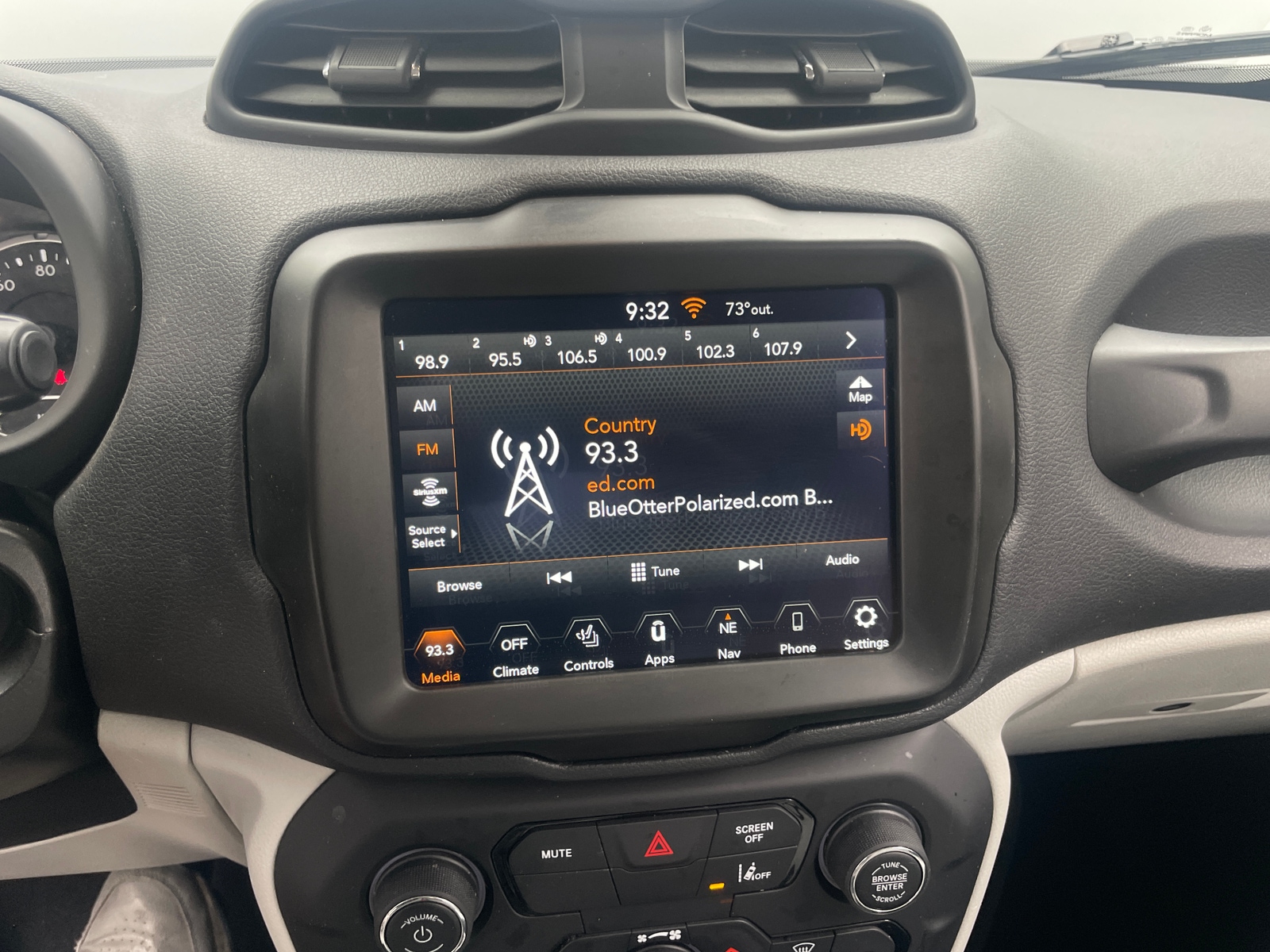 Thumbnail: 2022 Jeep Renegade - 3