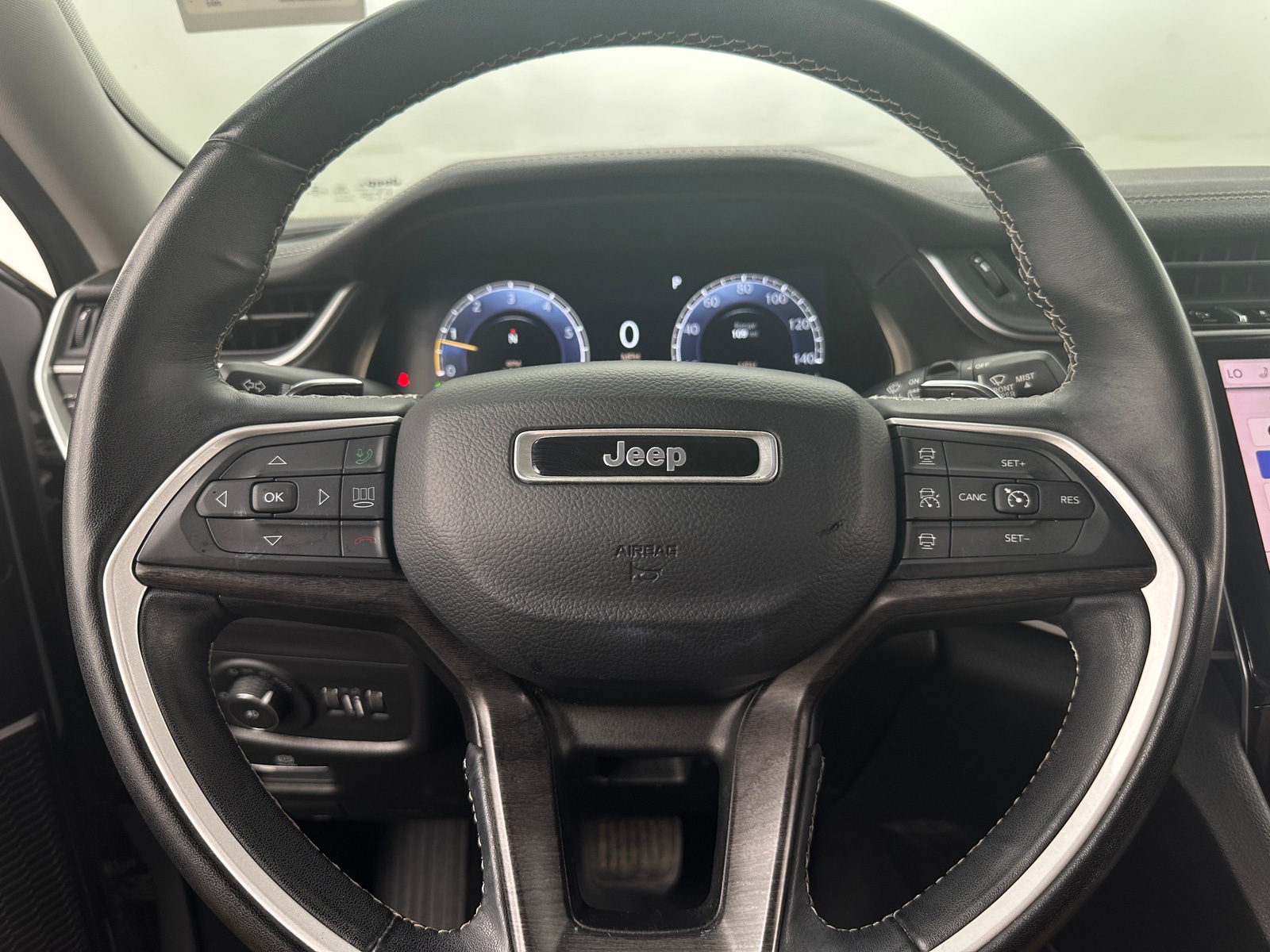 Thumbnail: 2022 Jeep Grand Cherokee L - 4