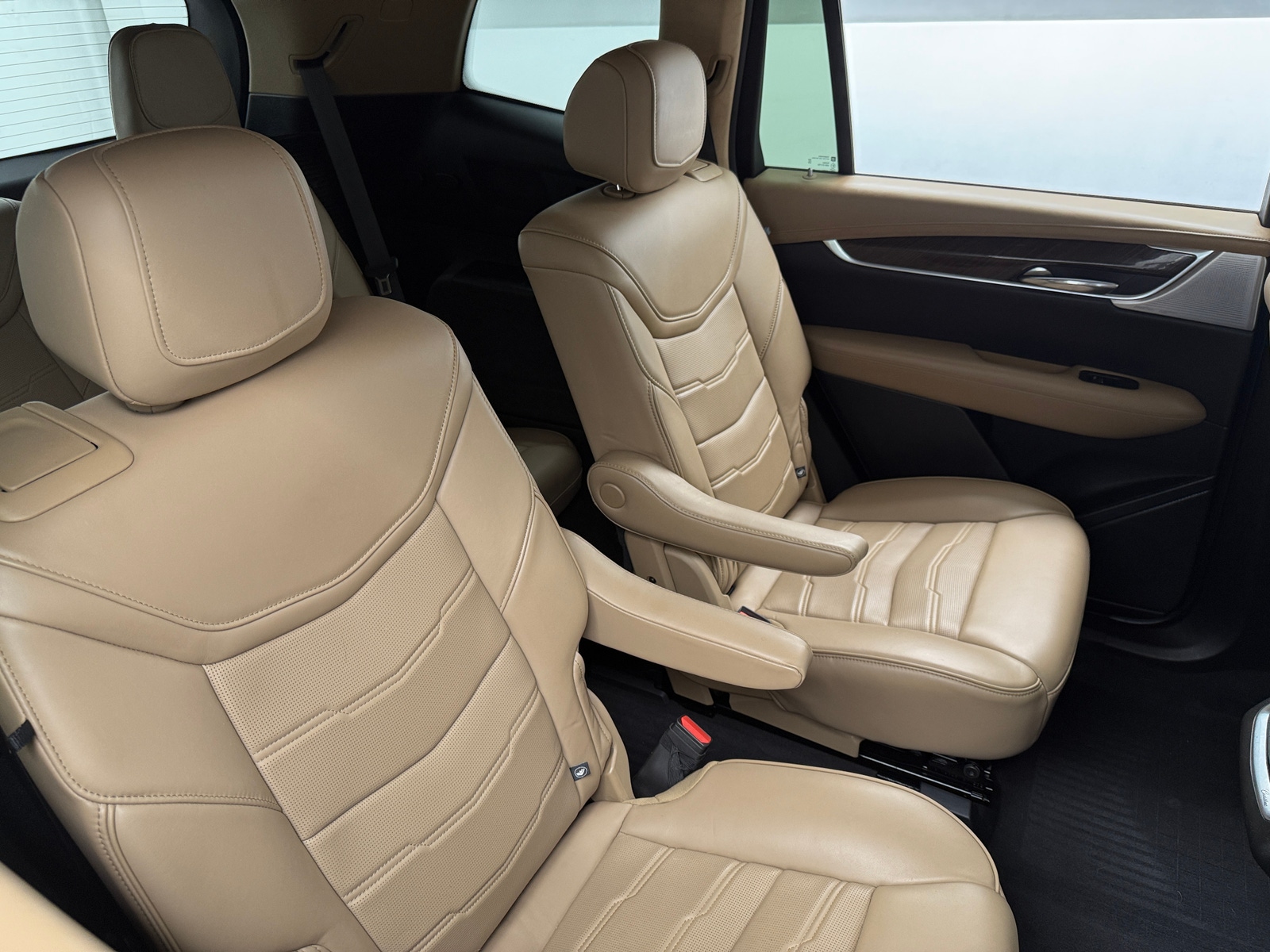 Thumbnail: 2021 Cadillac XT6 - 5