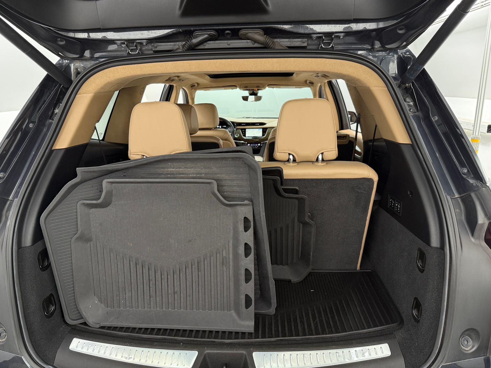 Thumbnail: 2021 Cadillac XT6 - 6