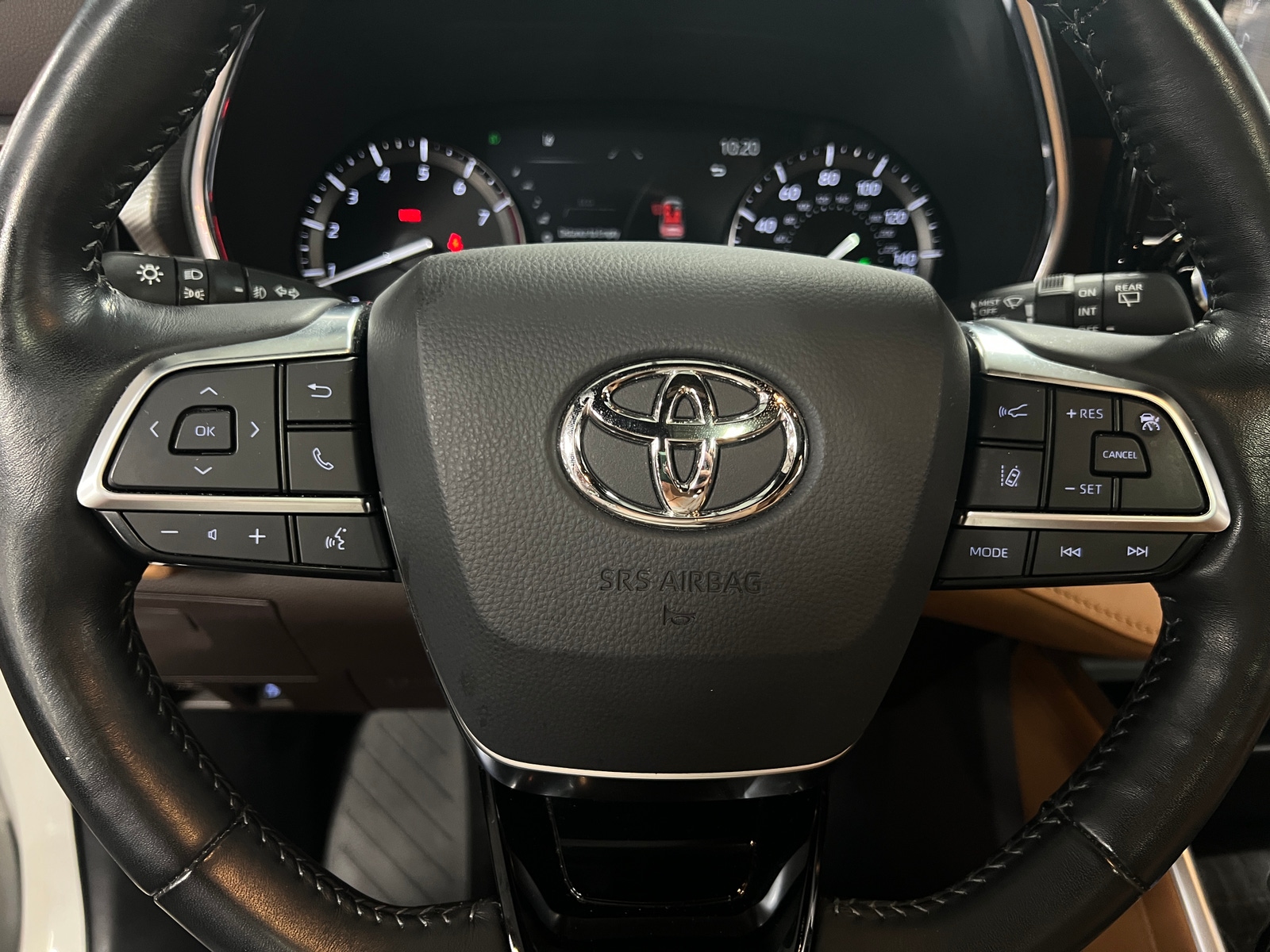 Thumbnail: 2021 Toyota Highlander - 4