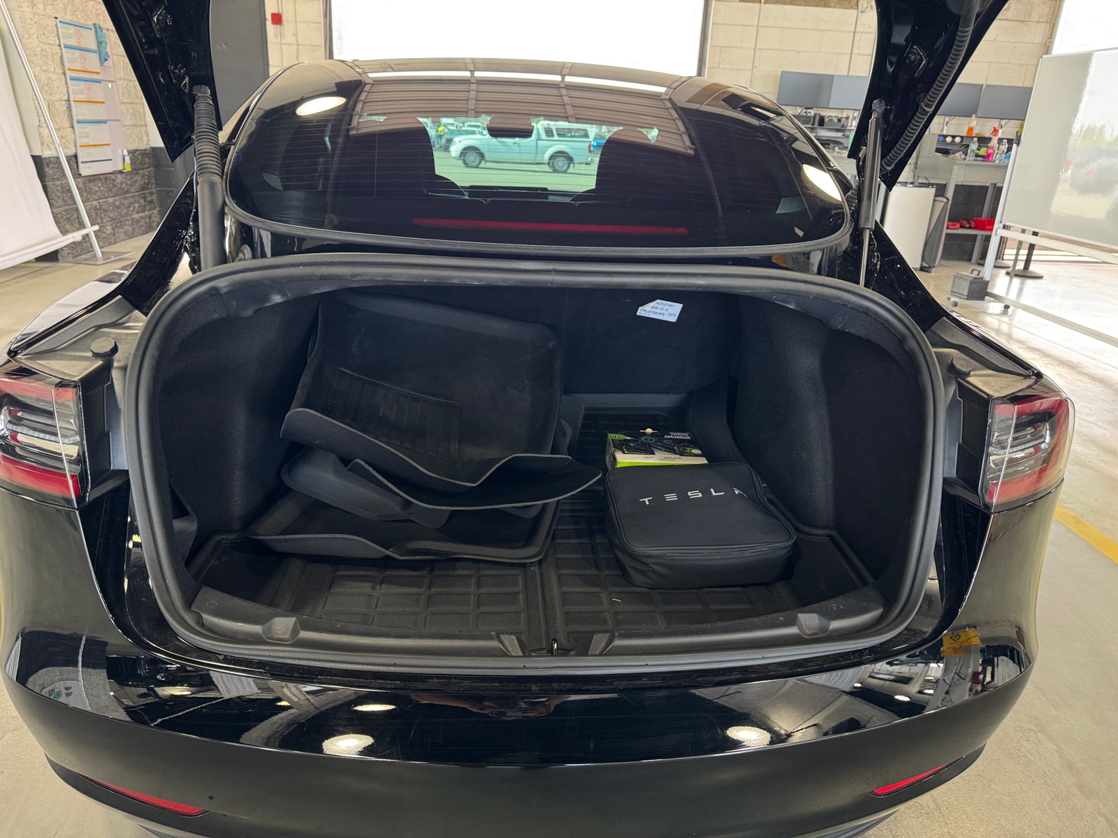 Thumbnail: 2023 Tesla Model 3 - 6