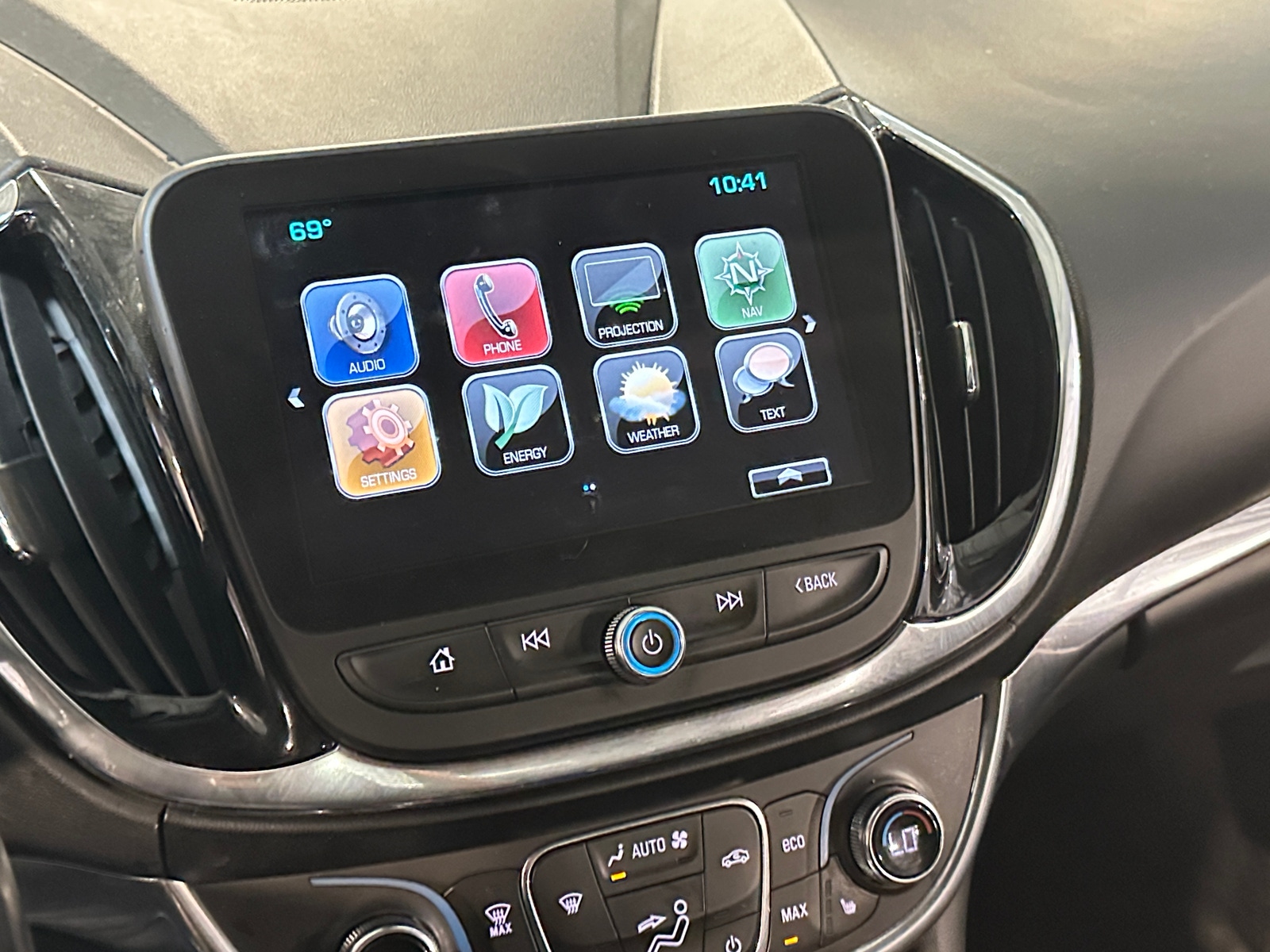 Thumbnail: 2017 Chevrolet Volt - 3