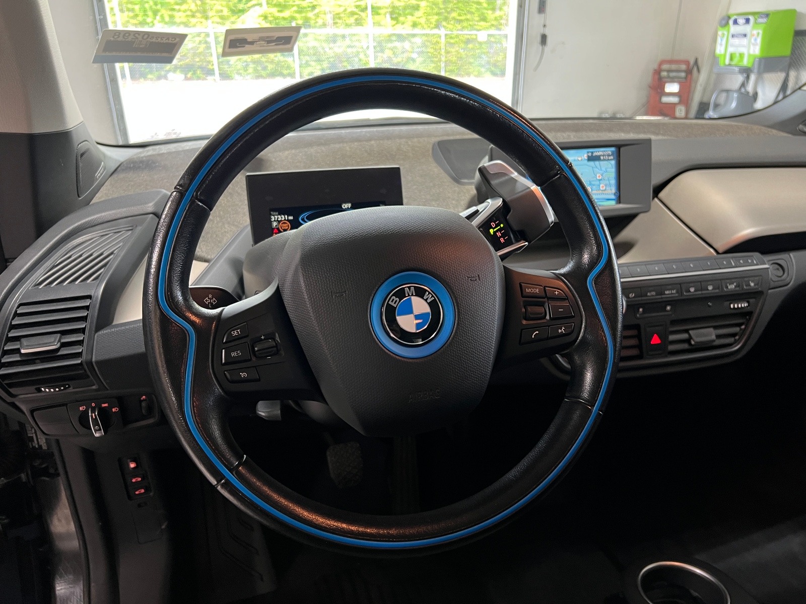 Thumbnail: 2017 BMW i3 - 5