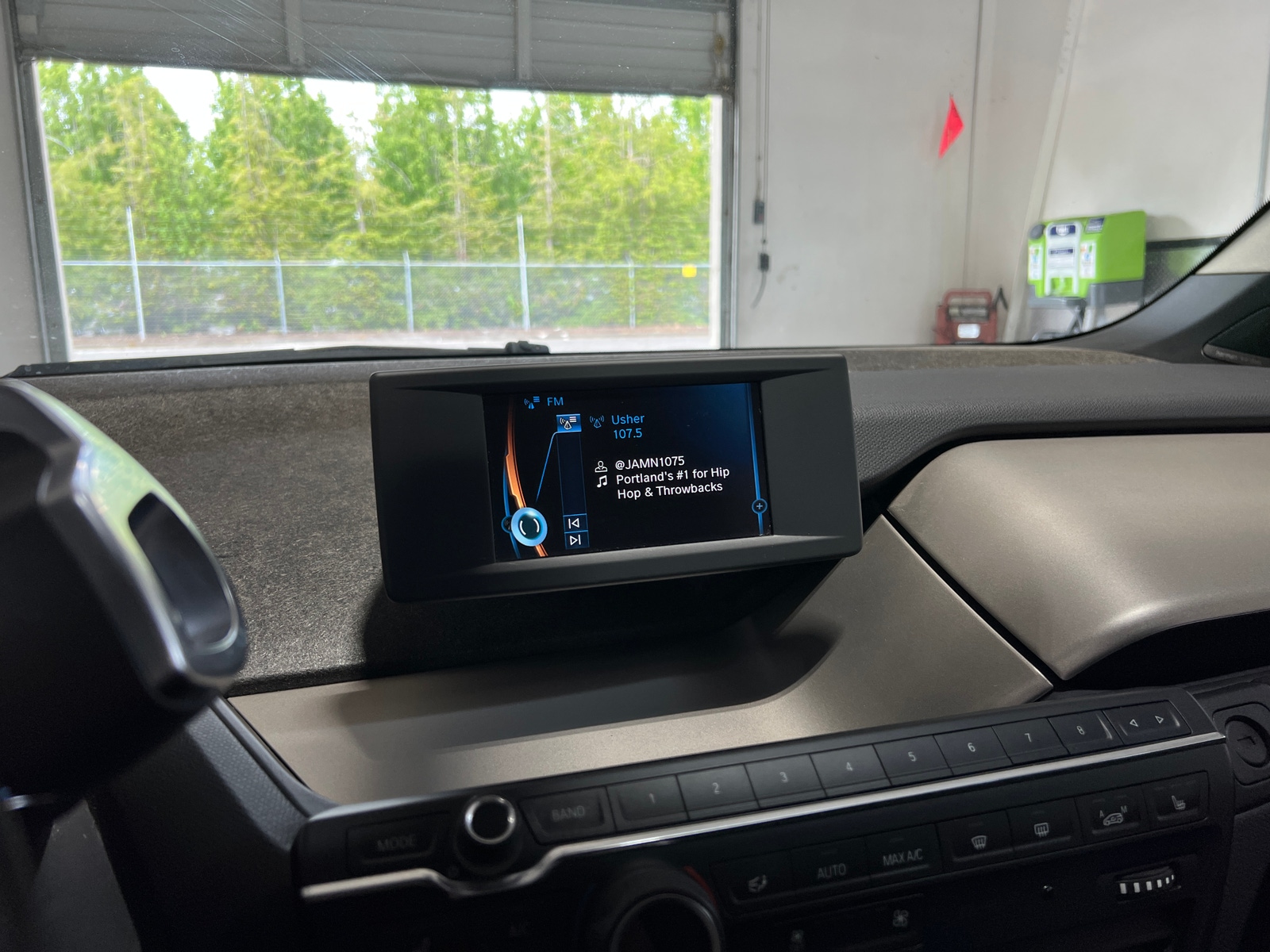 Thumbnail: 2017 BMW i3 - 4