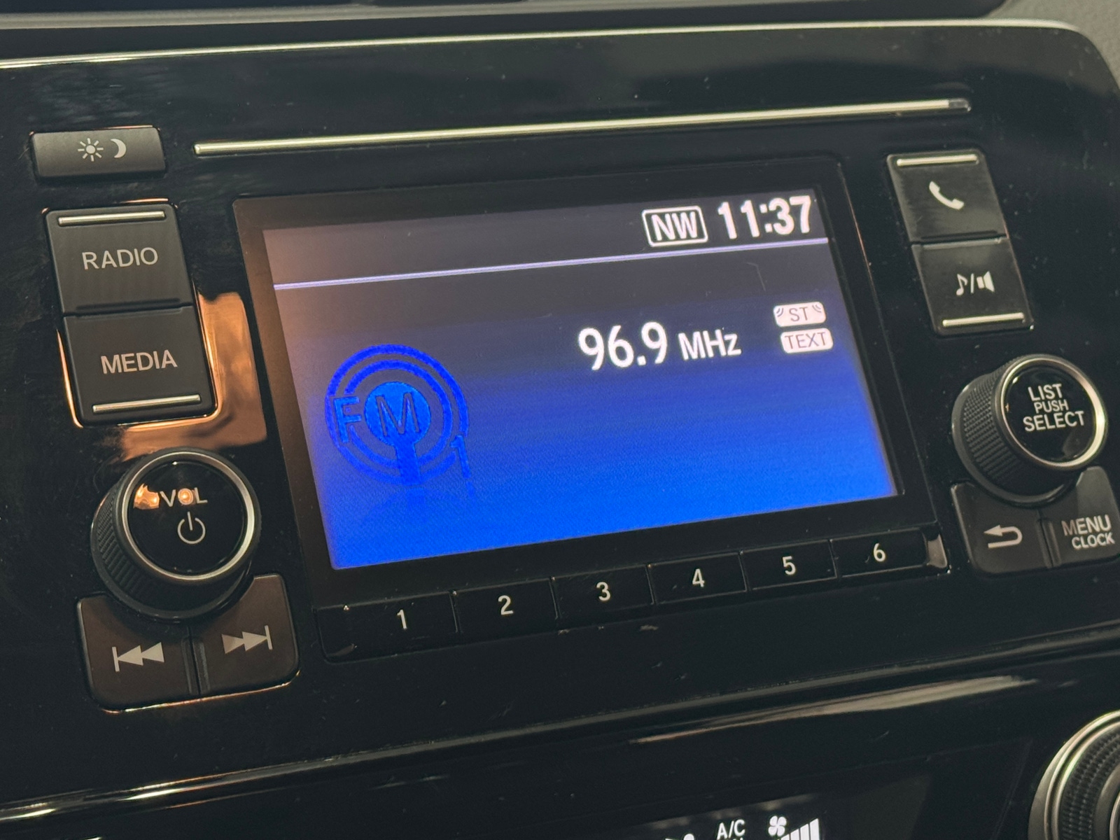Thumbnail: 2018 Honda CR-V - 4