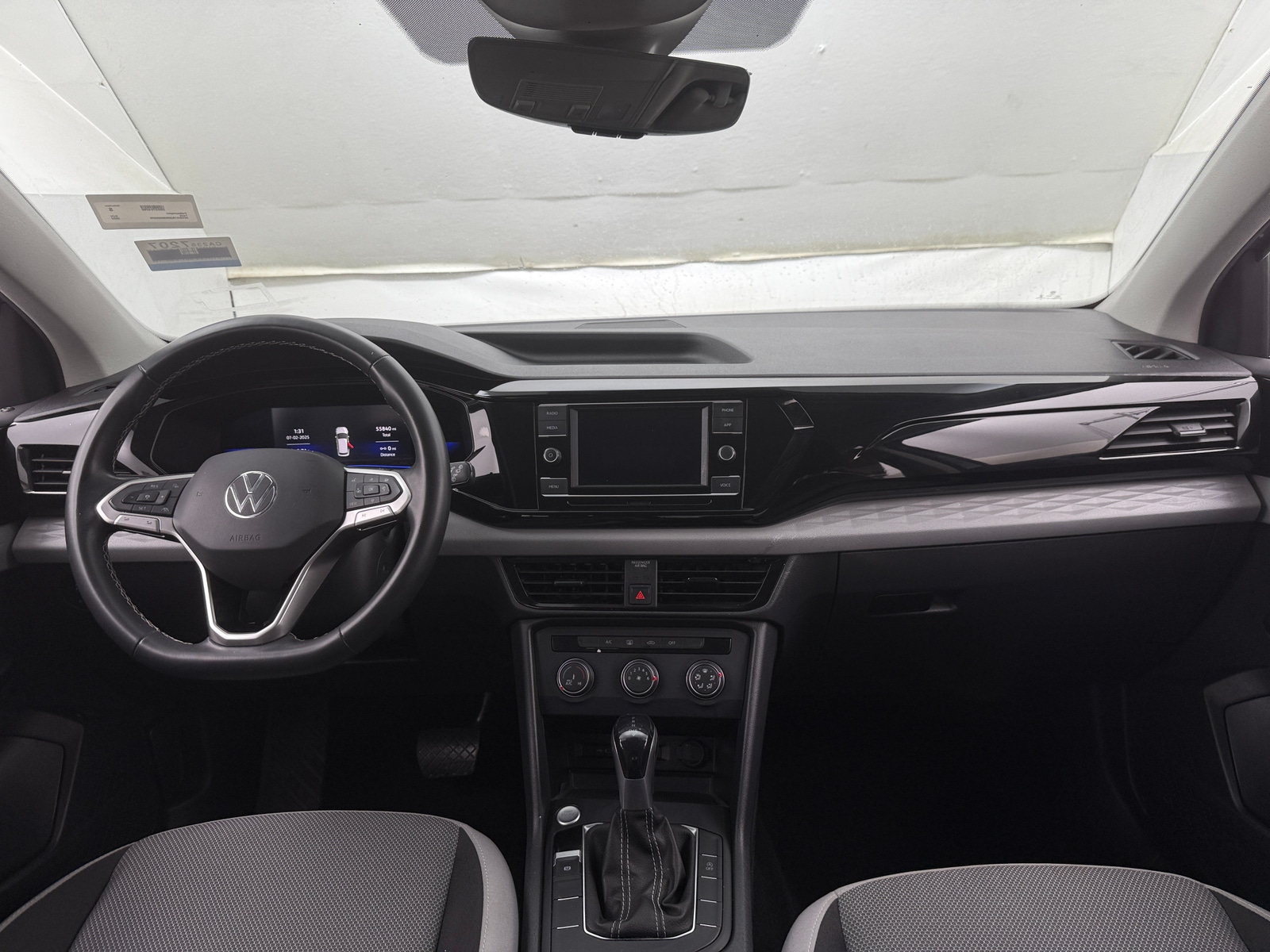 Thumbnail: 2022 Volkswagen Taos - 3