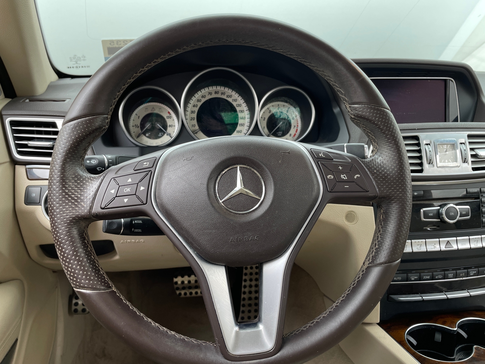 Thumbnail: 2014 Mercedes-Benz E-Class - 3