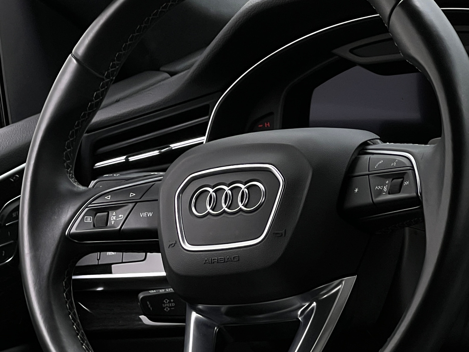 Thumbnail: 2021 Audi Q8 - 4