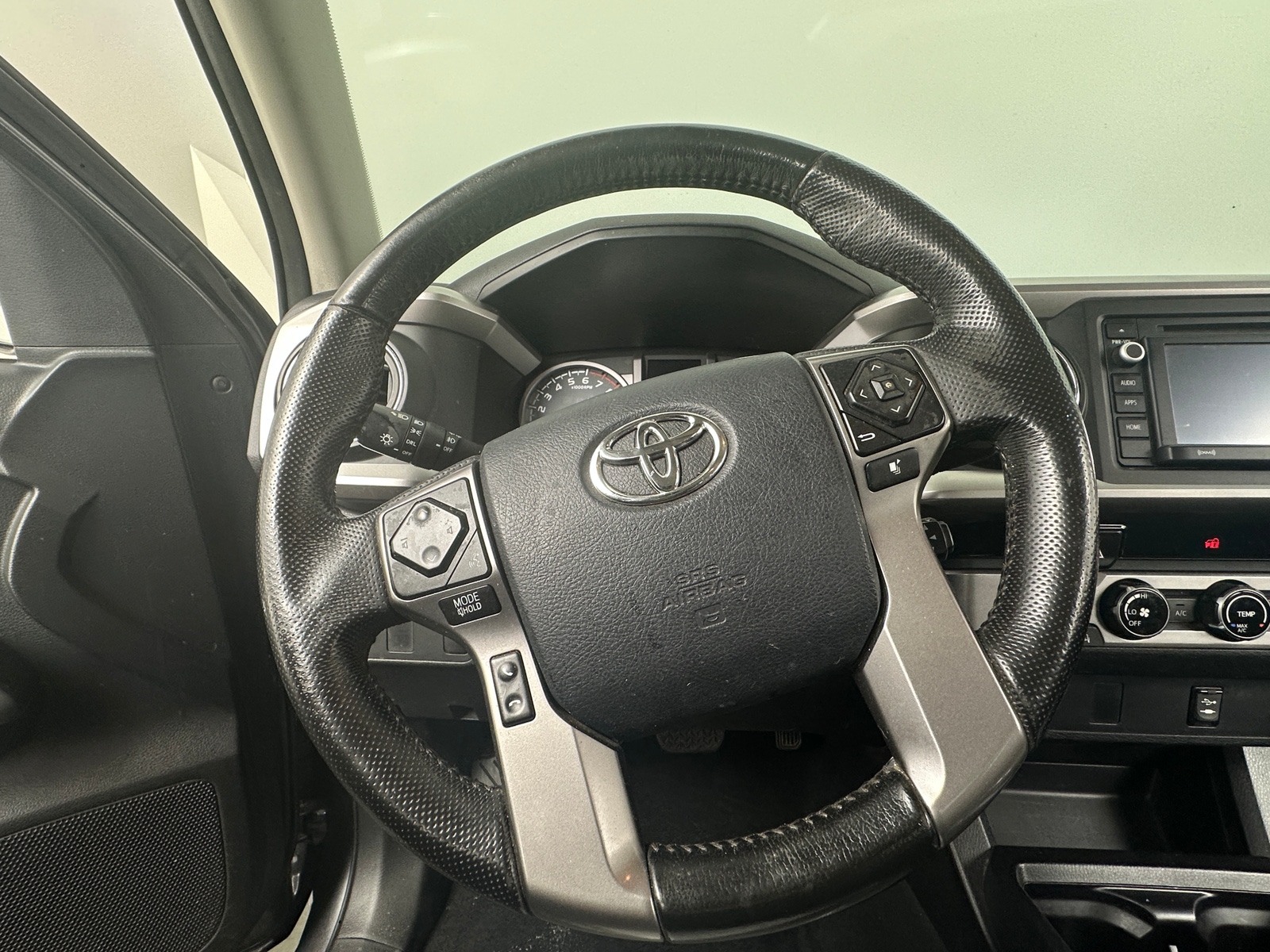 Thumbnail: 2016 Toyota Tacoma - 5
