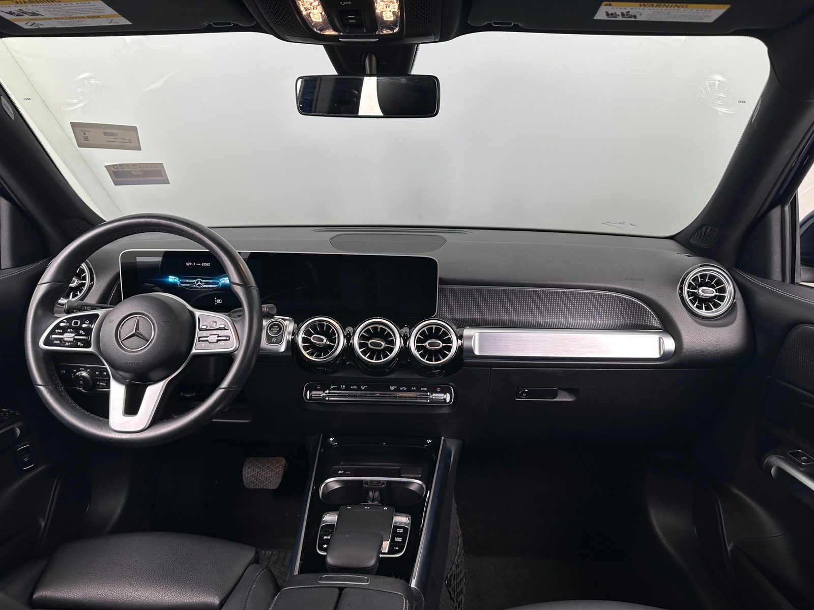 Thumbnail: 2020 Mercedes-Benz GLB - 2