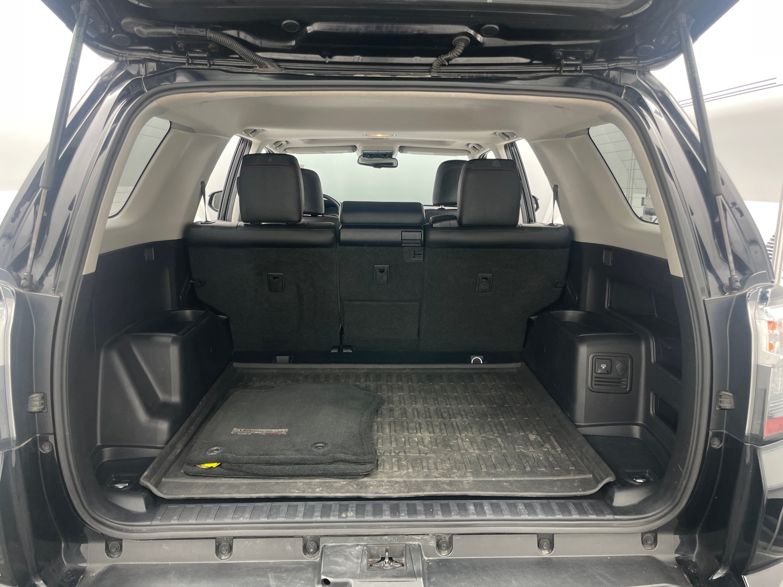 Thumbnail: 2019 Toyota 4Runner - 6