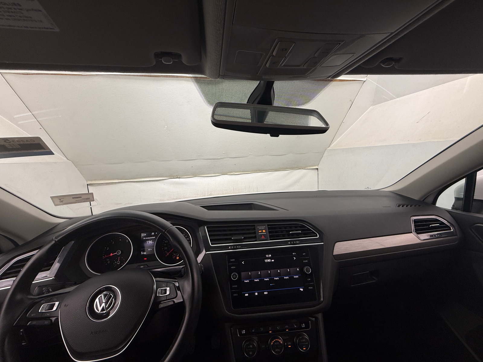 Thumbnail: 2018 Volkswagen Tiguan - 2