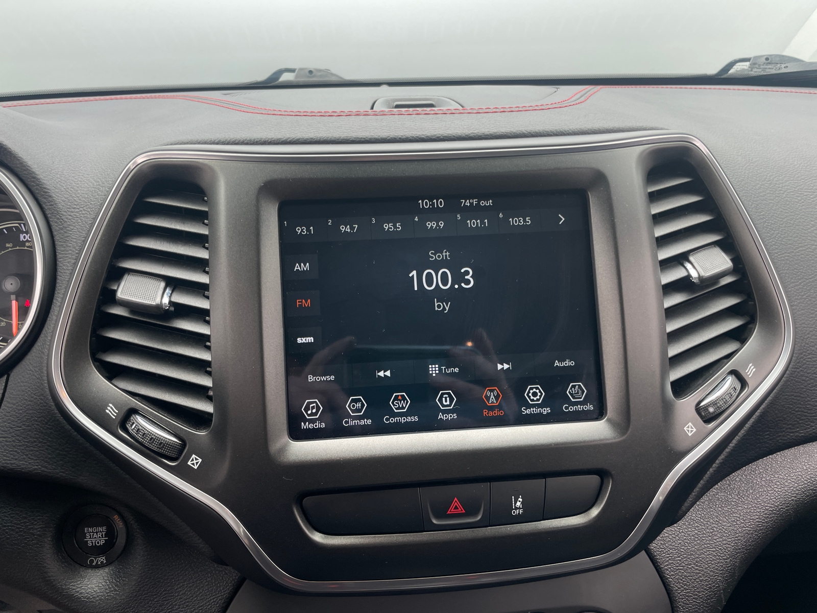 Thumbnail: 2022 Jeep Cherokee - 4