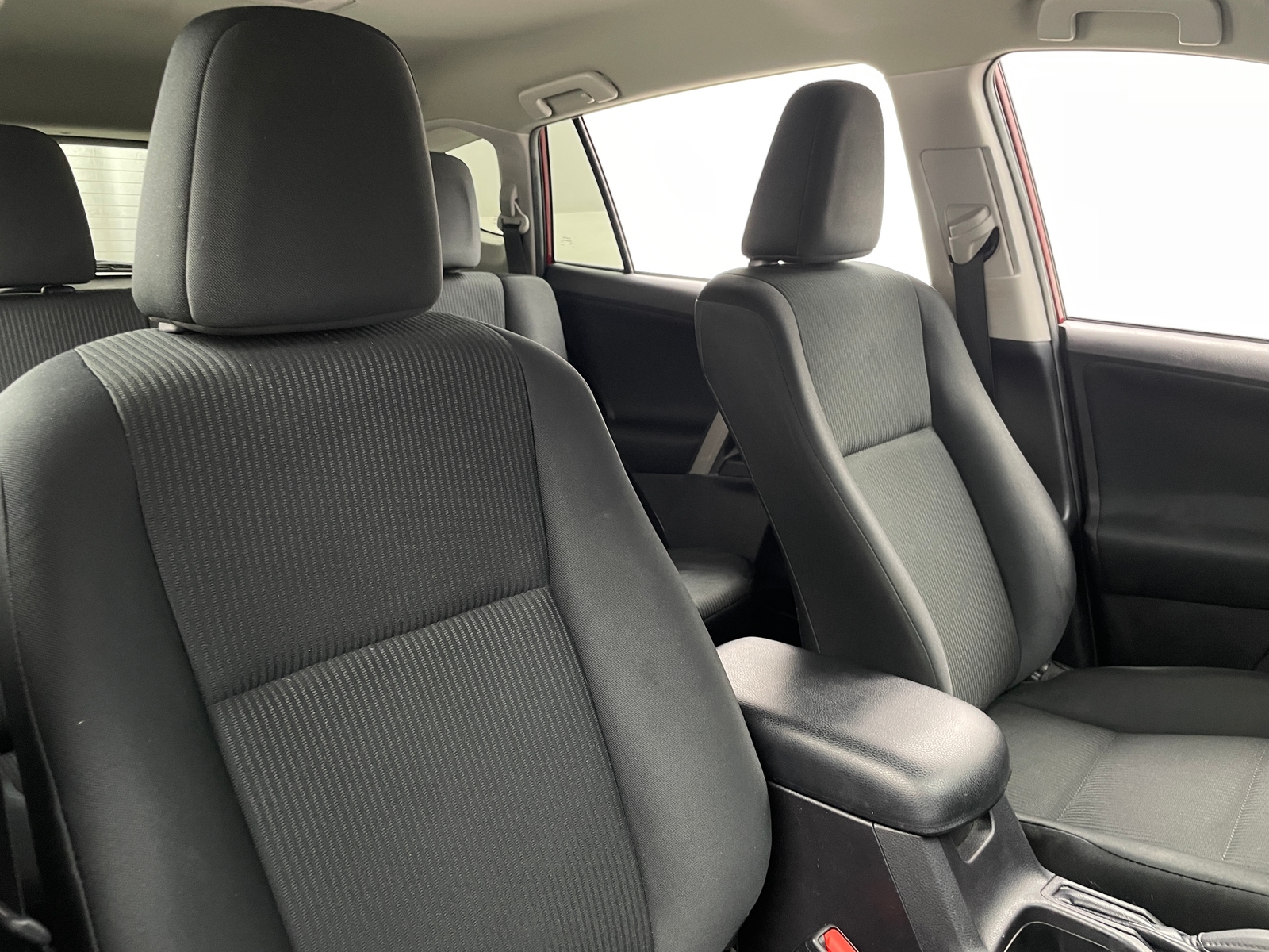 Thumbnail: 2018 Toyota RAV4 - 2