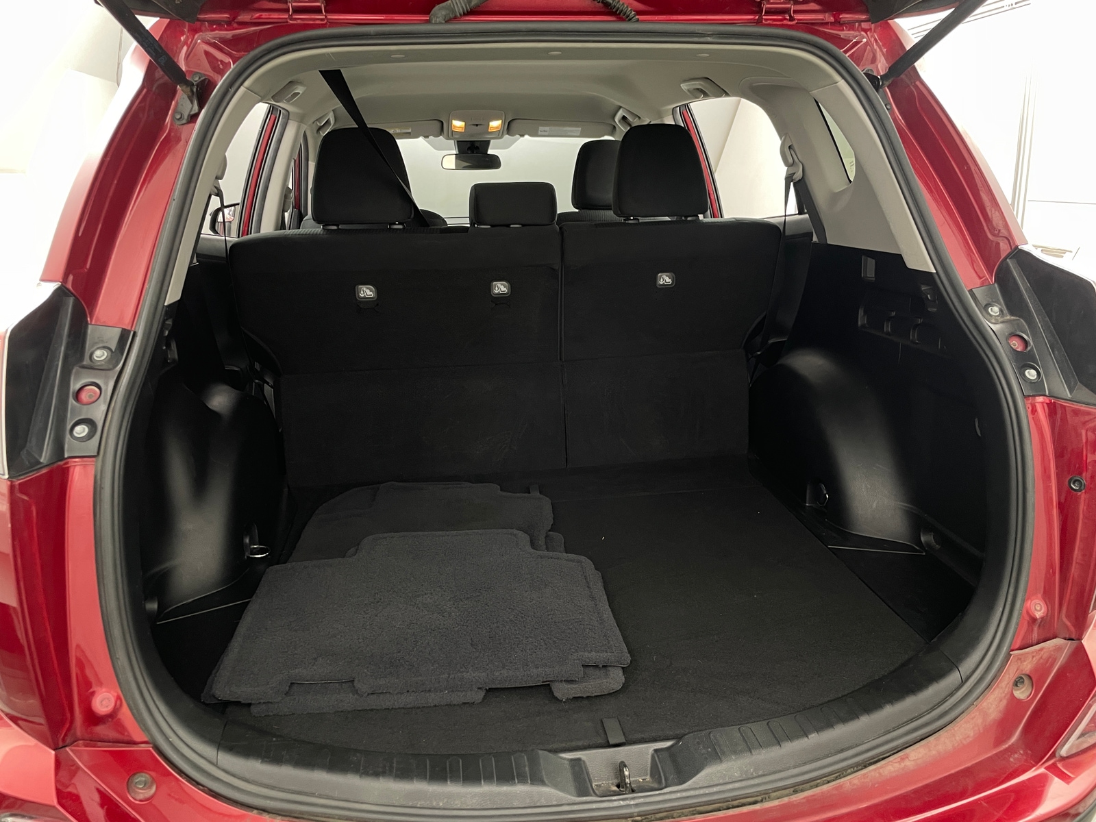 Thumbnail: 2018 Toyota RAV4 - 7