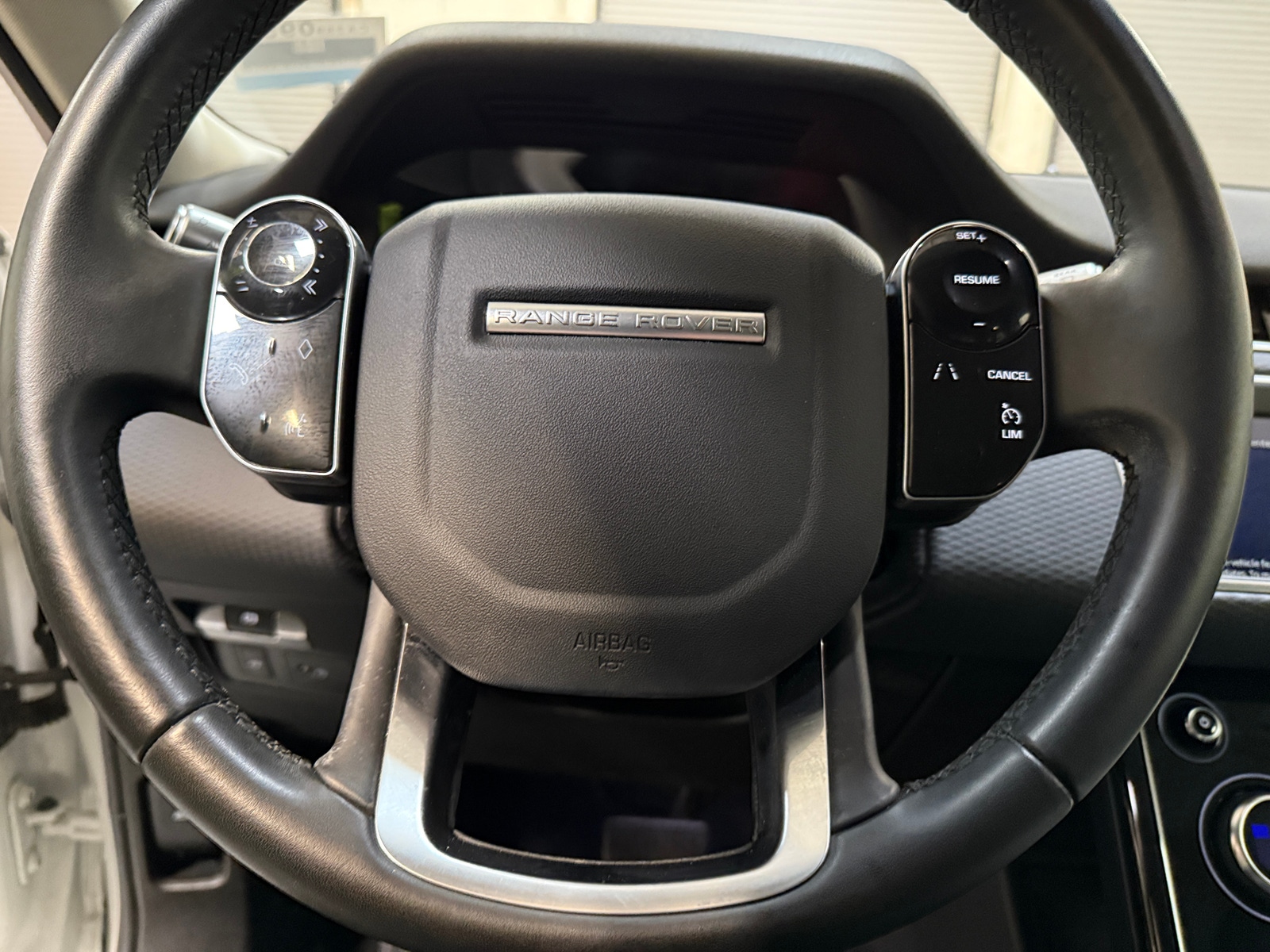 Thumbnail: 2020 Land Rover Range Rover Evoque - 4