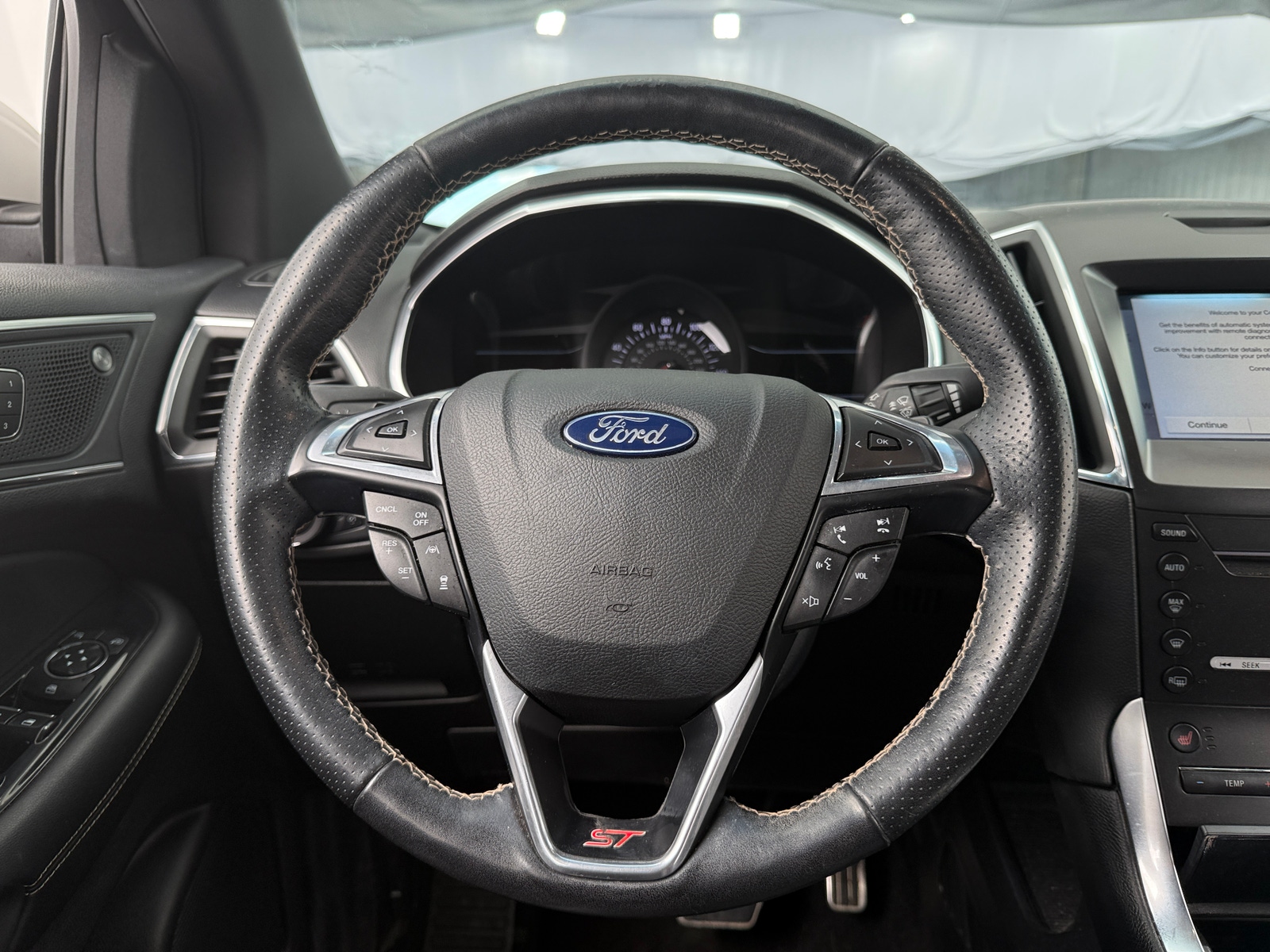 Thumbnail: 2019 Ford Edge - 4