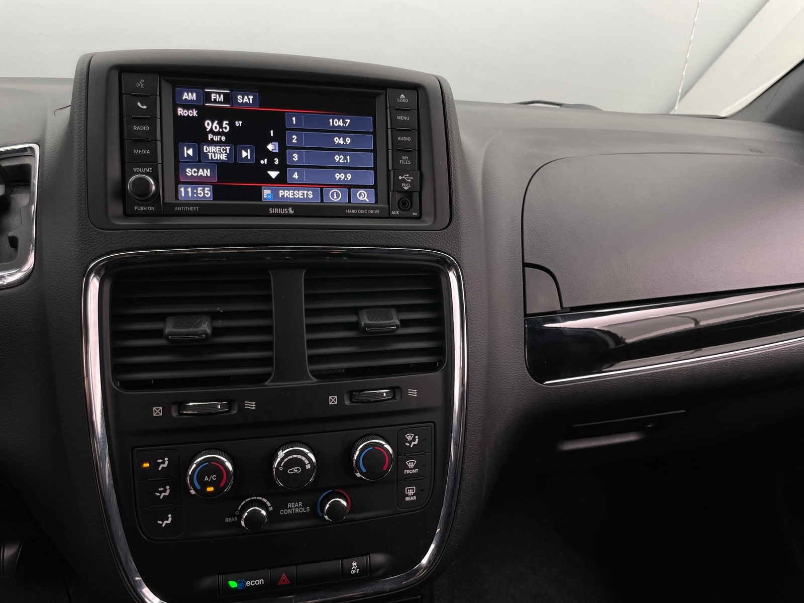 Thumbnail: 2017 Dodge Grand Caravan - 4