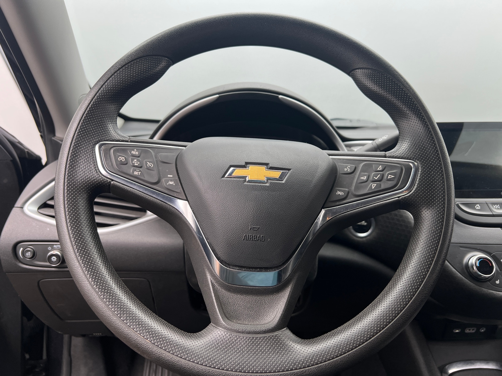Thumbnail: 2023 Chevrolet Malibu - 5