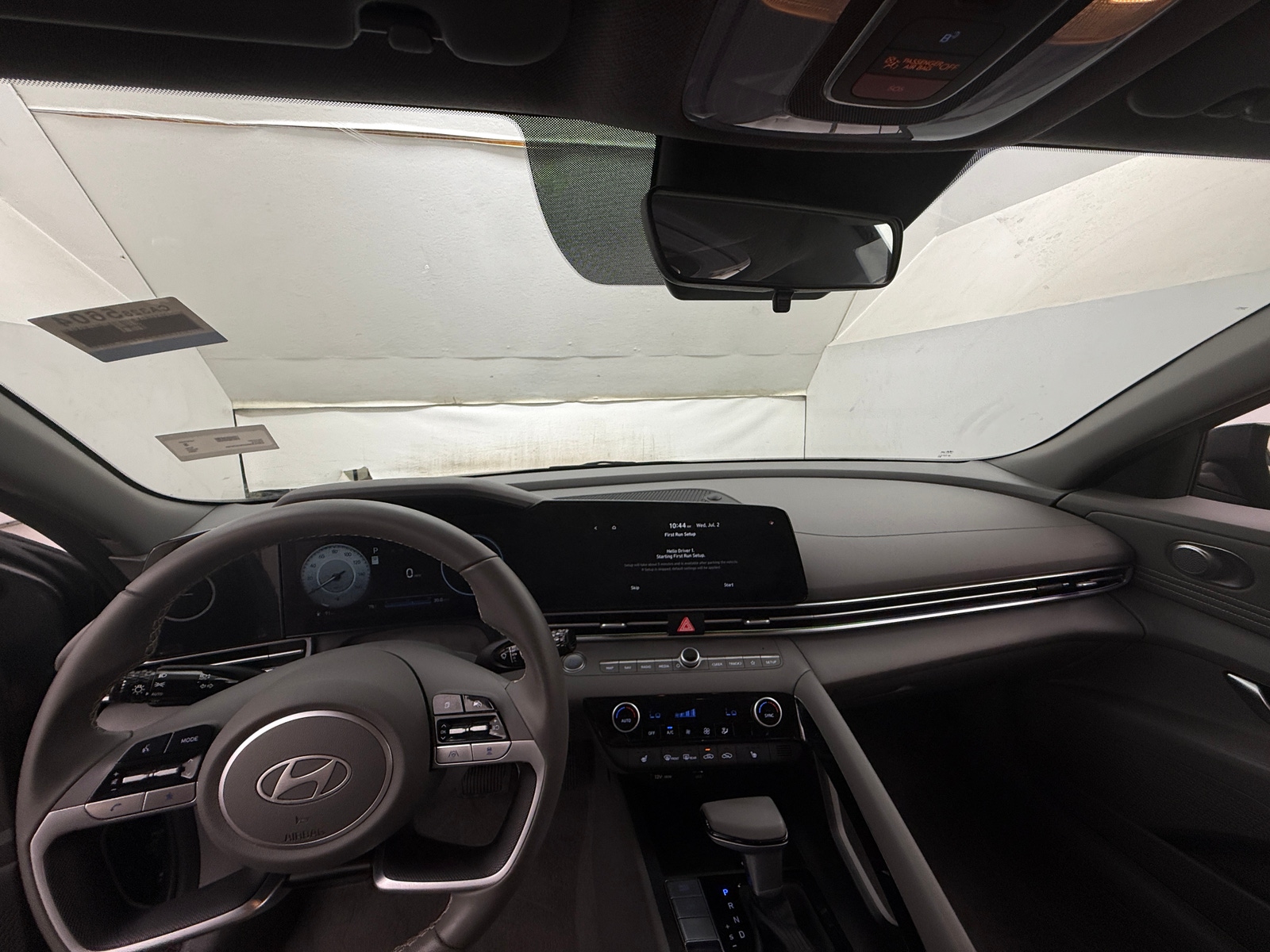 Thumbnail: 2024 Hyundai Elantra - 3