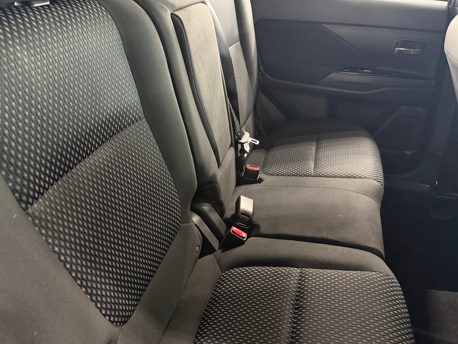 Thumbnail: 2018 Mitsubishi Outlander - 6
