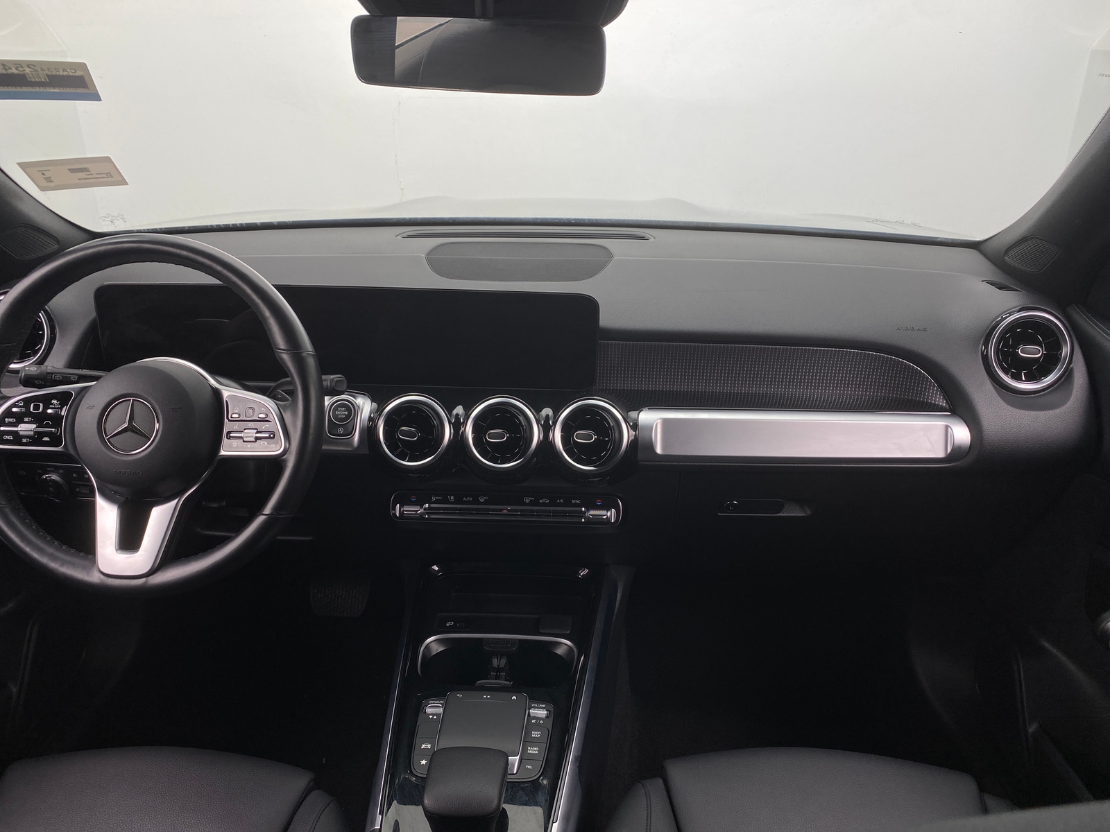 Thumbnail: 2023 Mercedes-Benz GLB - 2
