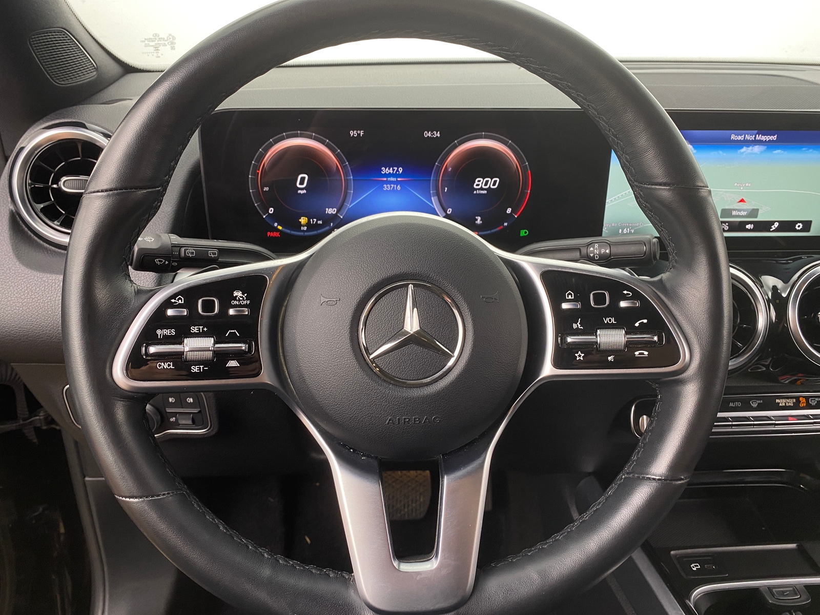 Thumbnail: 2023 Mercedes-Benz GLB - 4