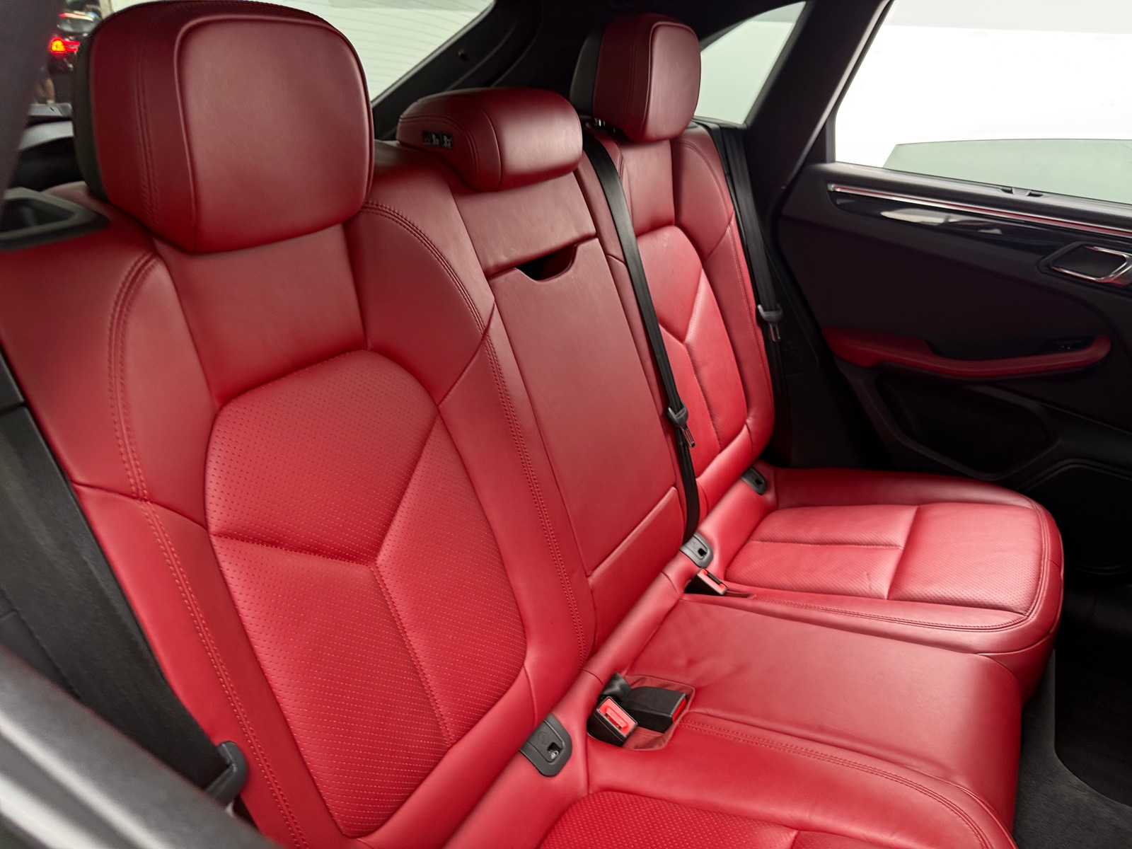 Thumbnail: 2016 Porsche Macan - 5