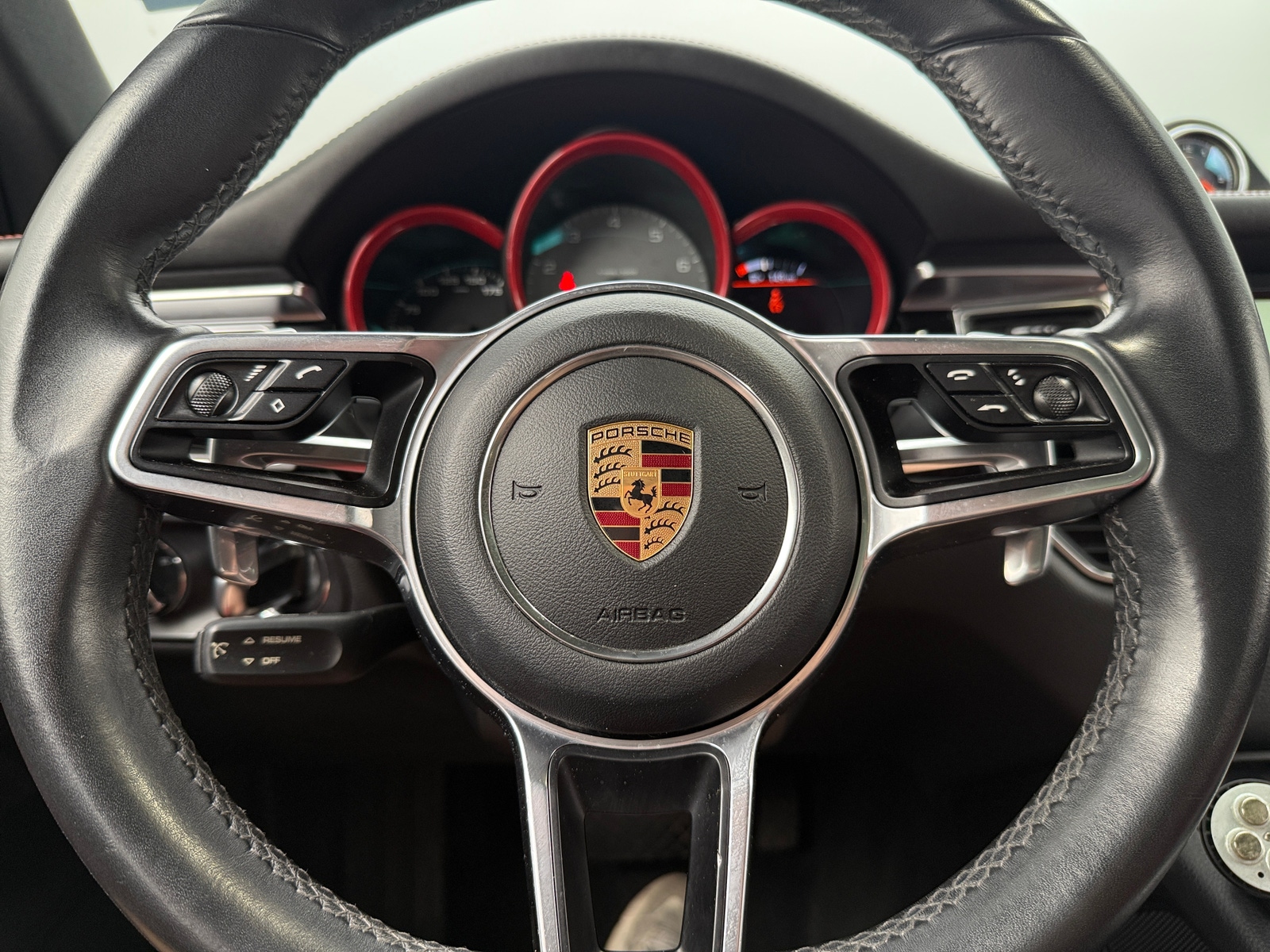 Thumbnail: 2016 Porsche Macan - 4