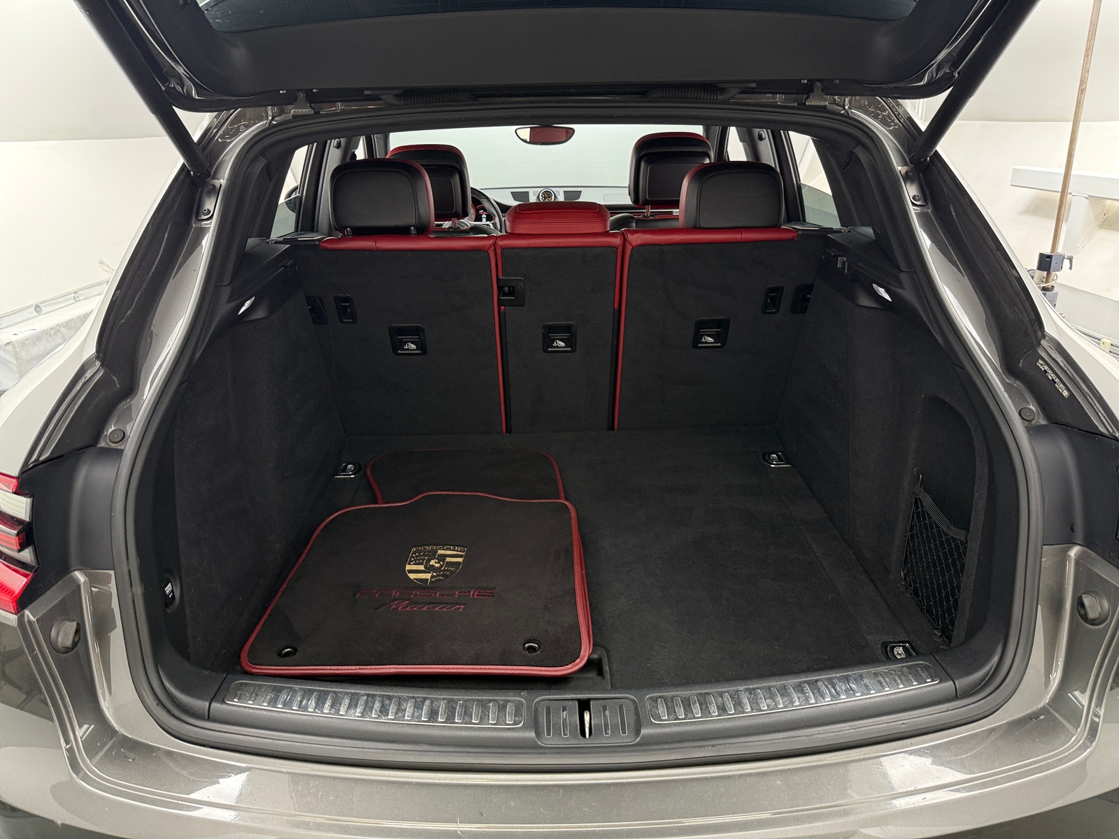 Thumbnail: 2016 Porsche Macan - 6