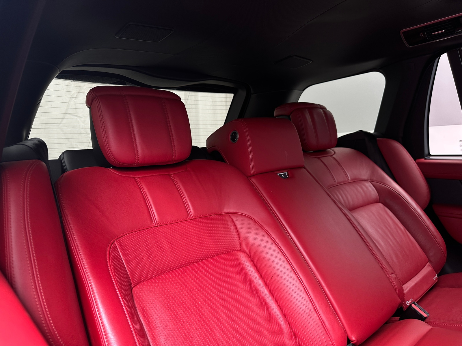 Thumbnail: 2020 Land Rover Range Rover - 5