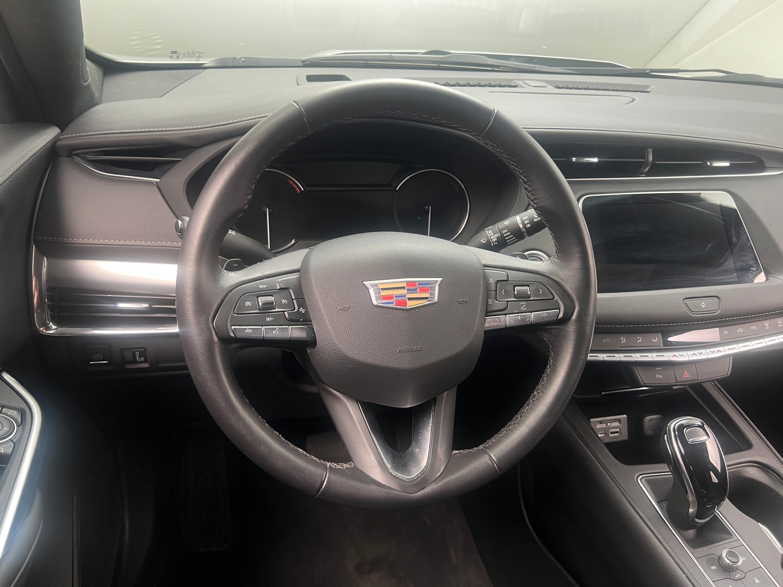 Thumbnail: 2022 Cadillac XT4 - 4