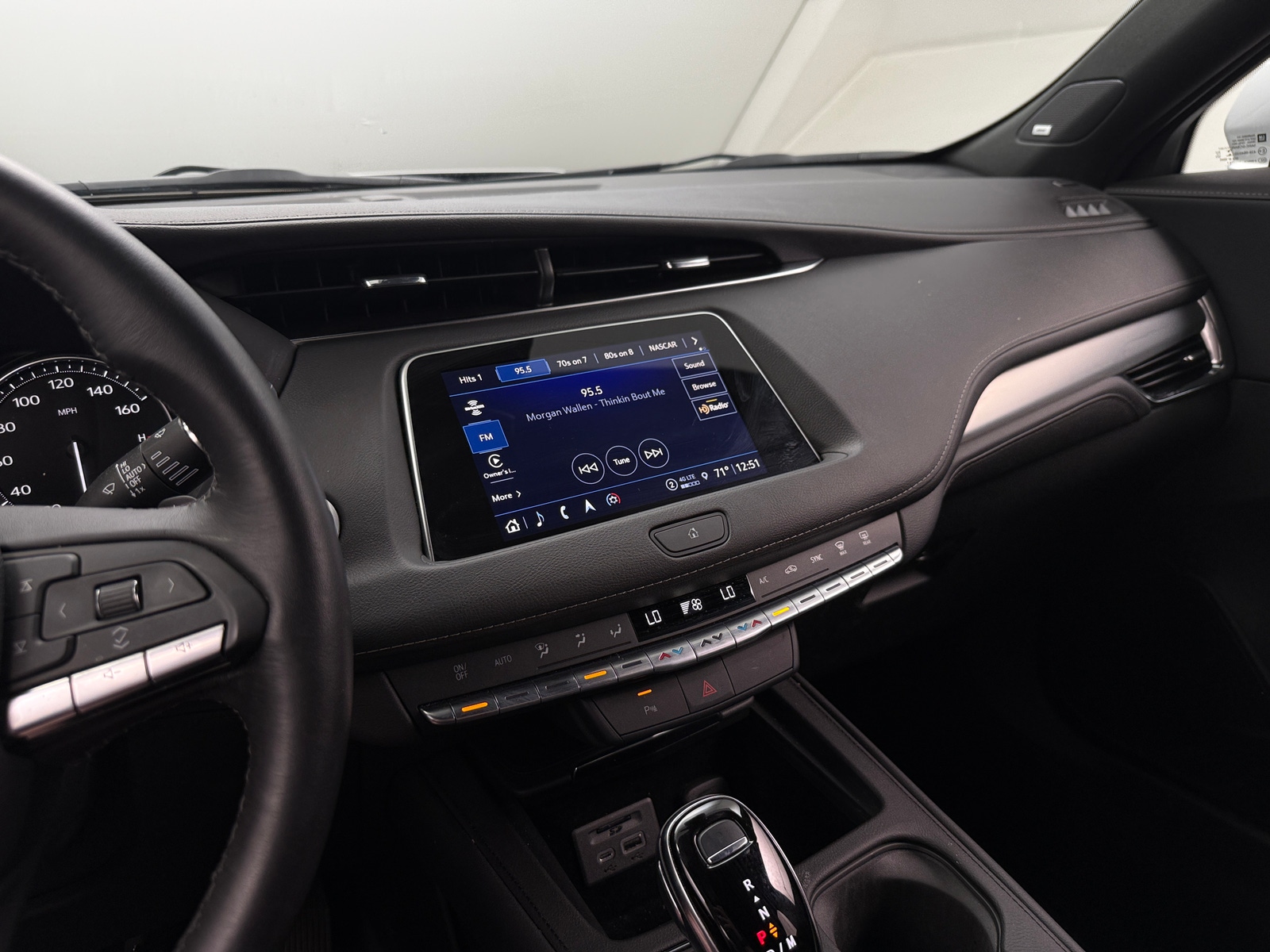 Thumbnail: 2022 Cadillac XT4 - 3