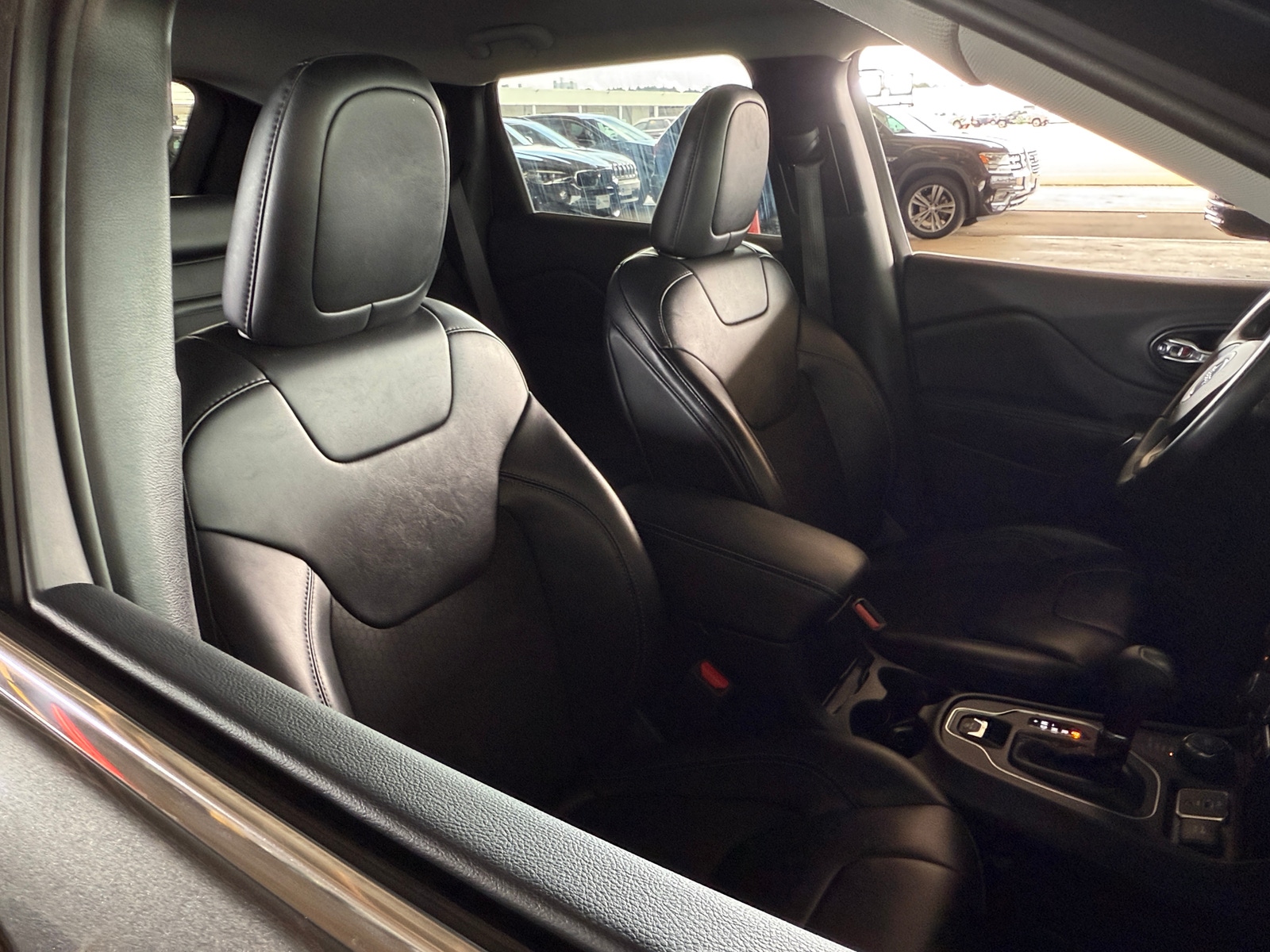 Thumbnail: 2019 Jeep Cherokee - 2