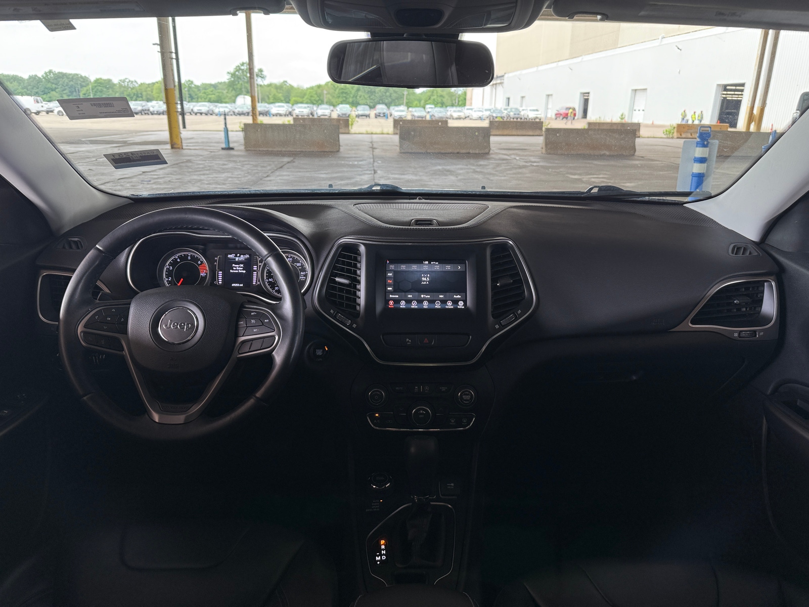 Thumbnail: 2019 Jeep Cherokee - 3