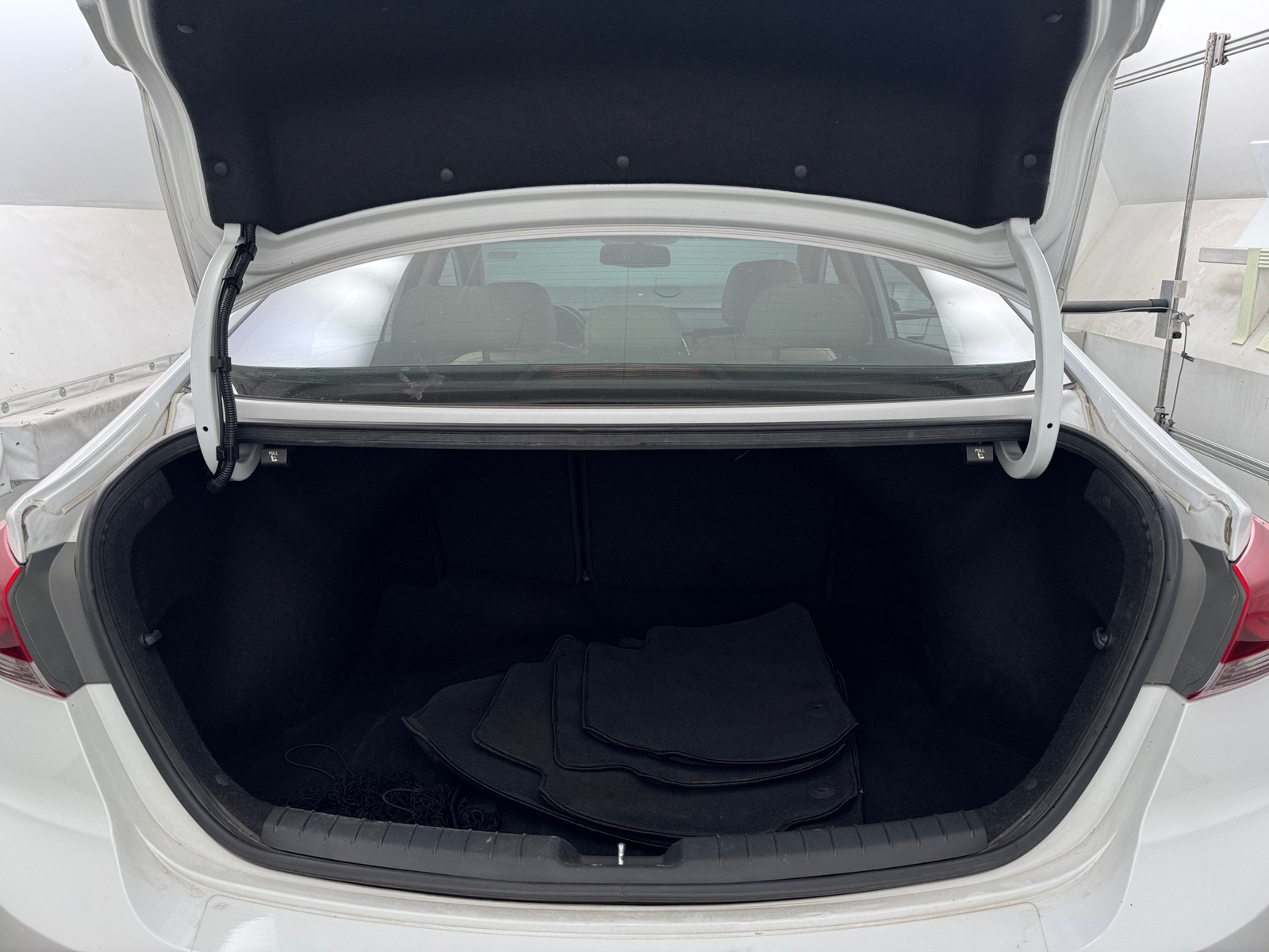 Thumbnail: 2017 Hyundai Elantra - 6