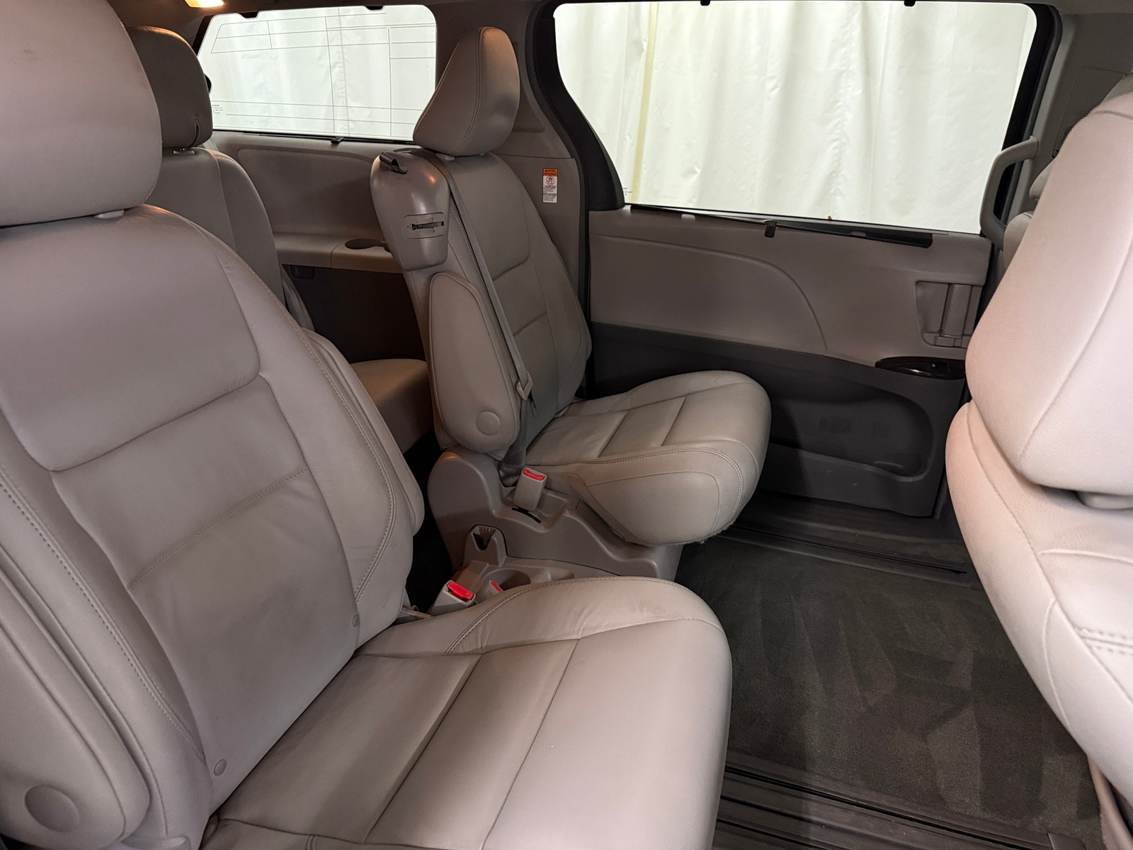 Thumbnail: 2015 Toyota Sienna - 5