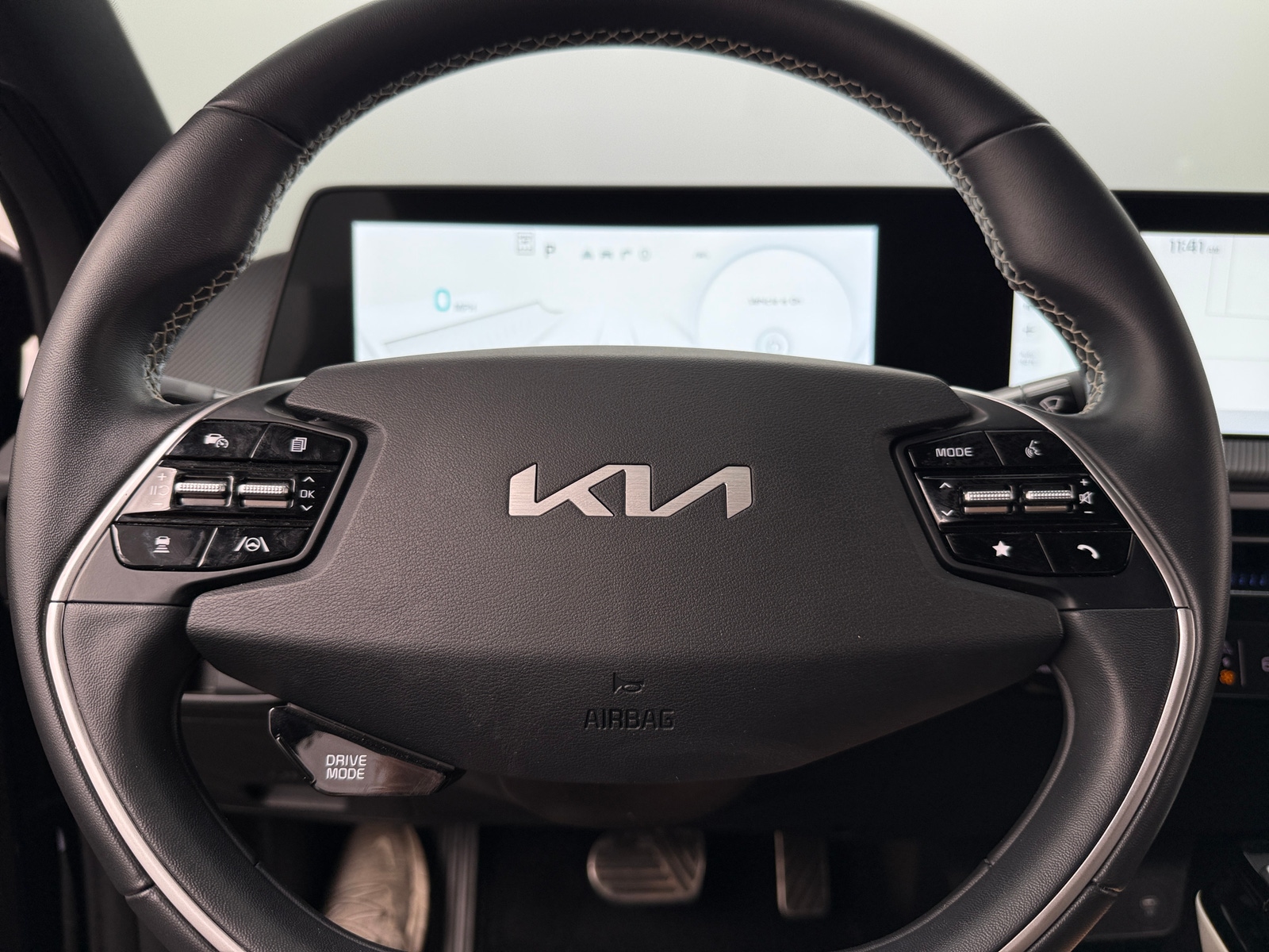 Thumbnail: 2023 Kia EV6 - 4