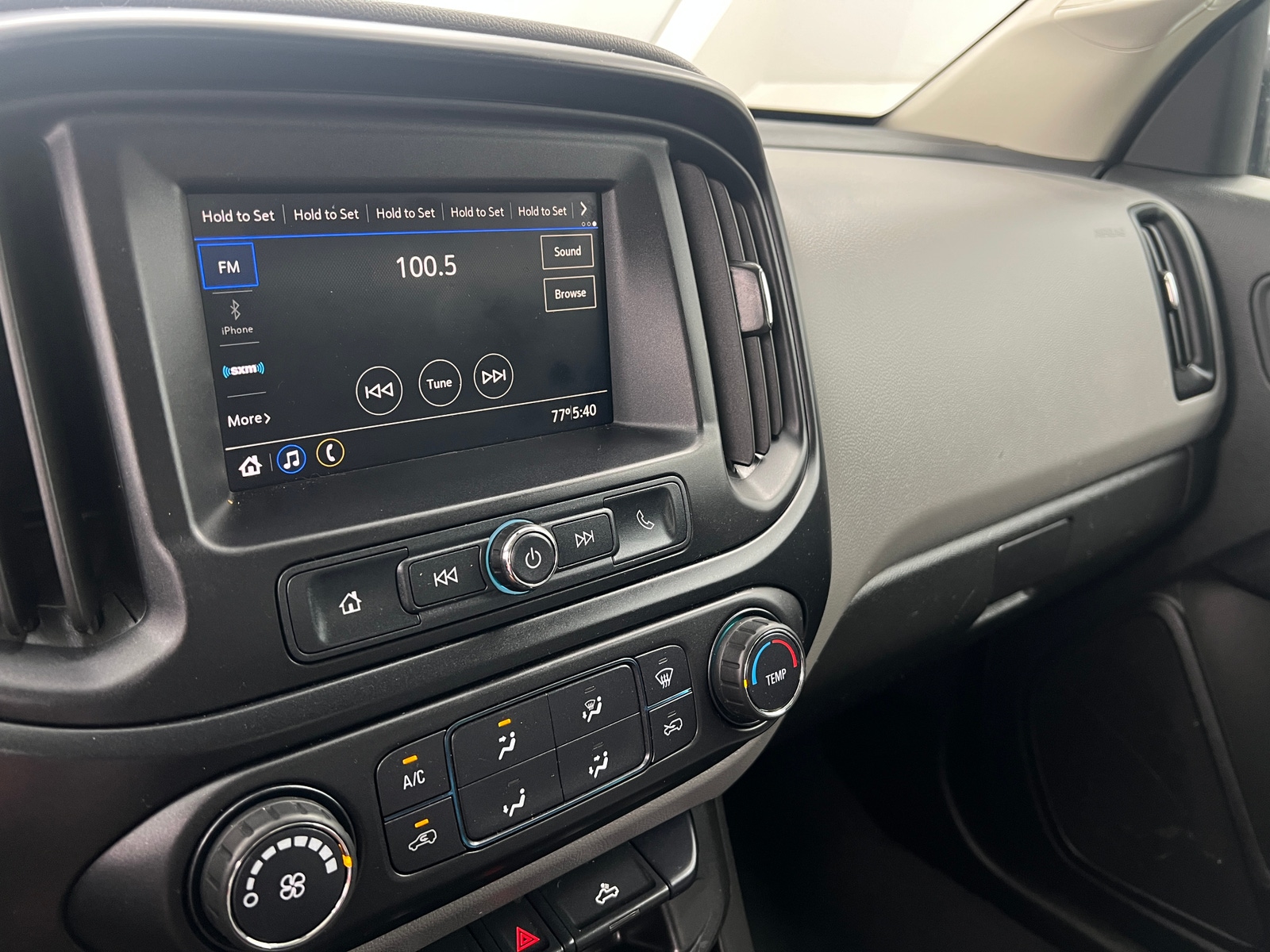 Thumbnail: 2021 Chevrolet Colorado - 3