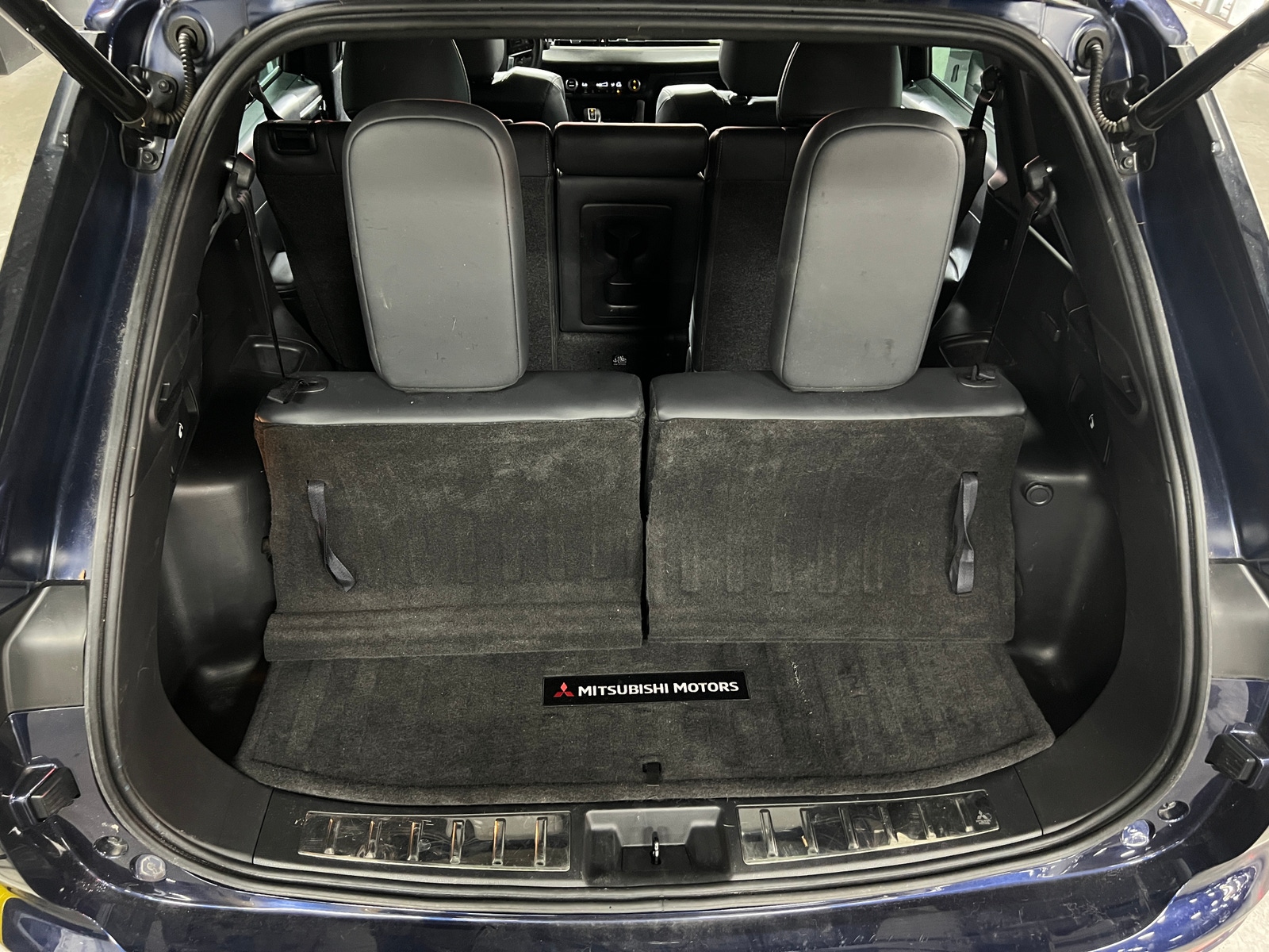 Thumbnail: 2022 Mitsubishi Outlander - 6