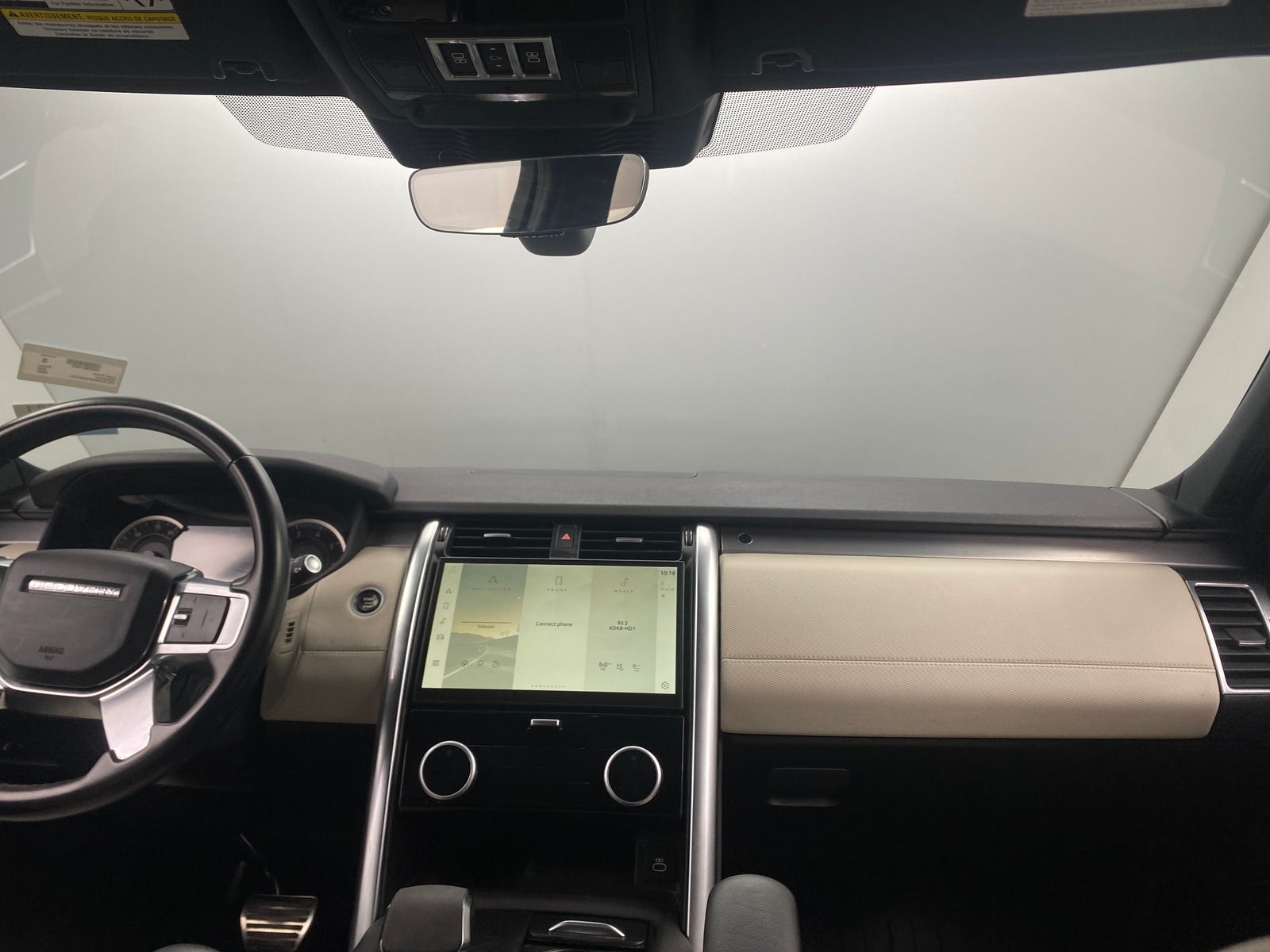 Thumbnail: 2023 Land Rover Discovery - 2