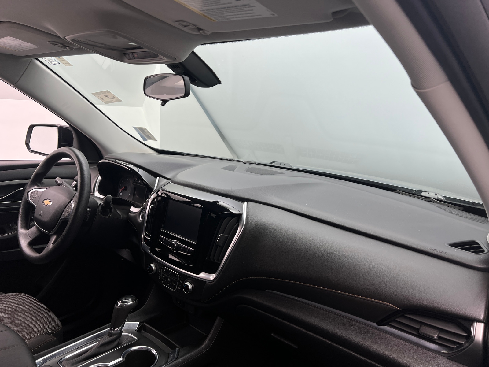 Thumbnail: 2018 Chevrolet Traverse - 3