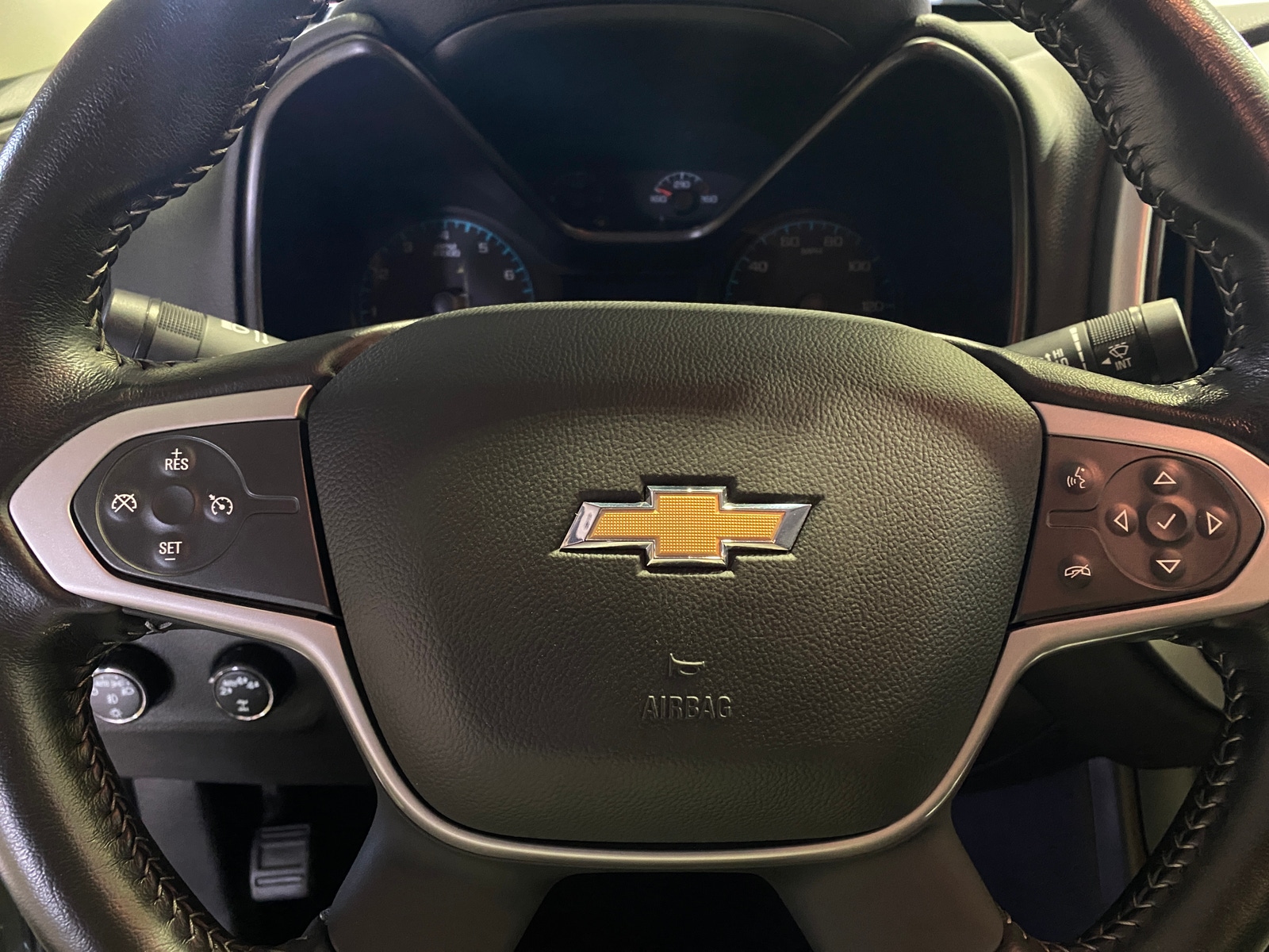 Thumbnail: 2022 Chevrolet Colorado - 5