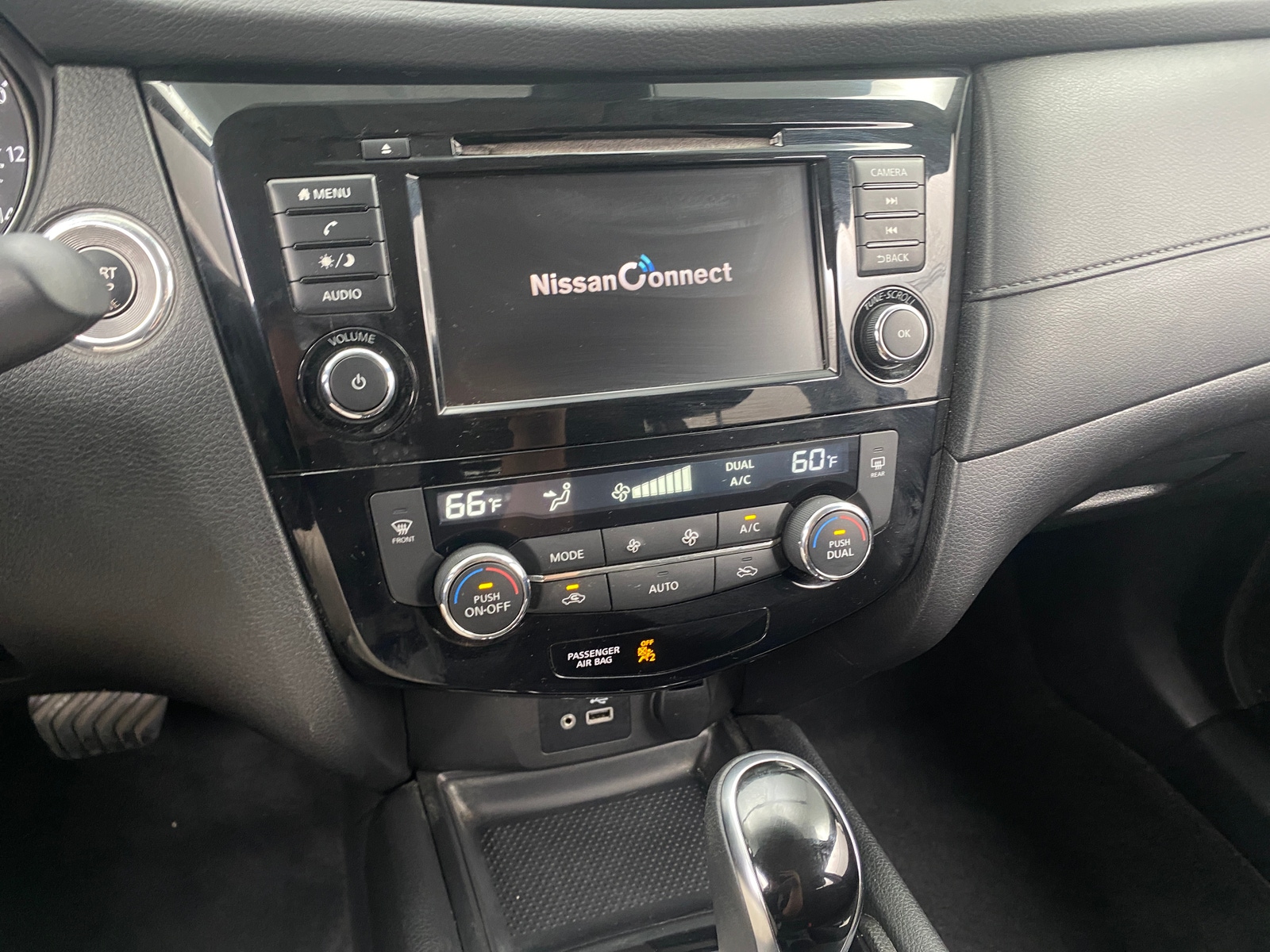 Thumbnail: 2019 Nissan Rogue - 4